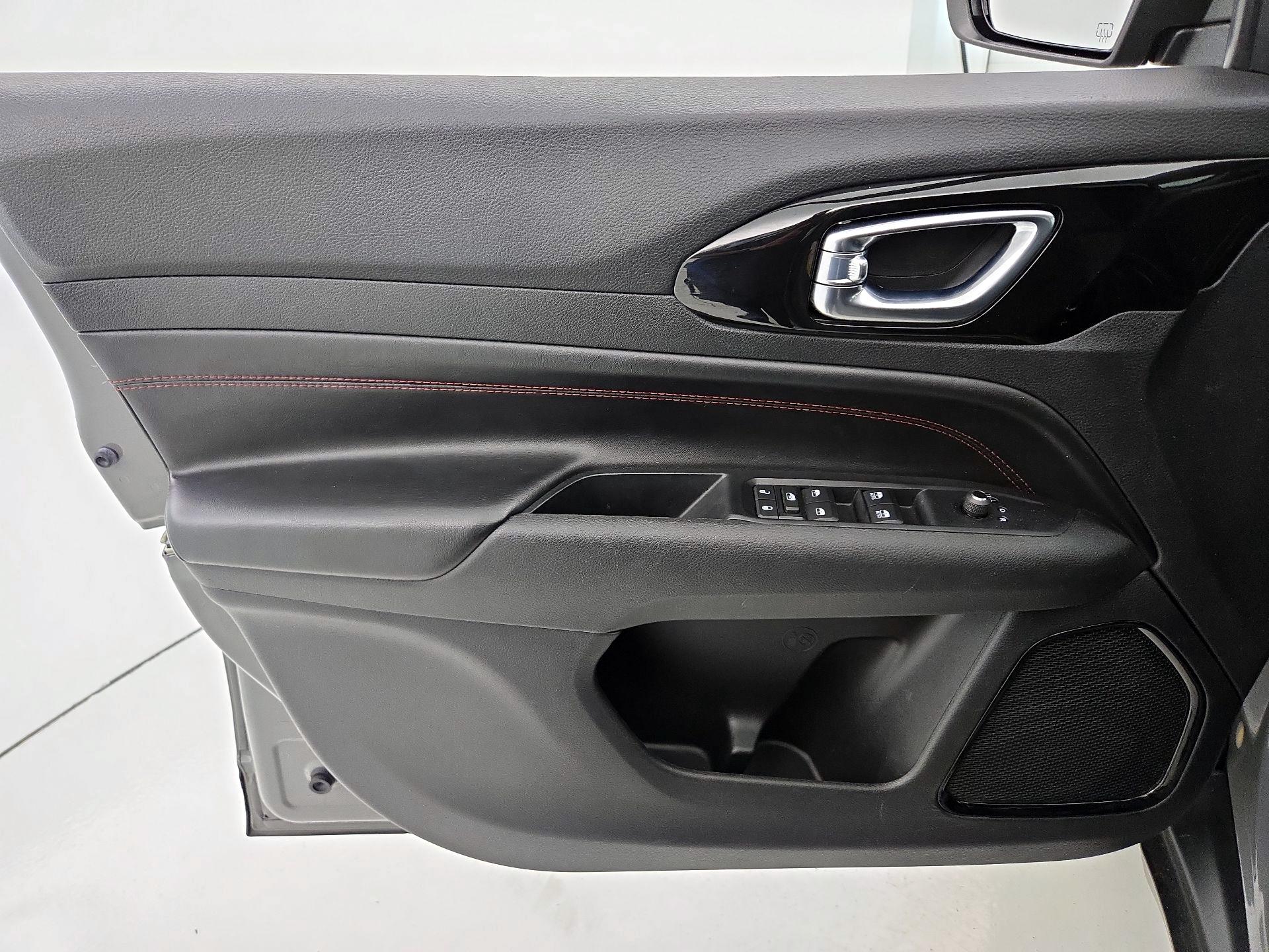 Thumbnail: 2022 Jeep Compass - 12