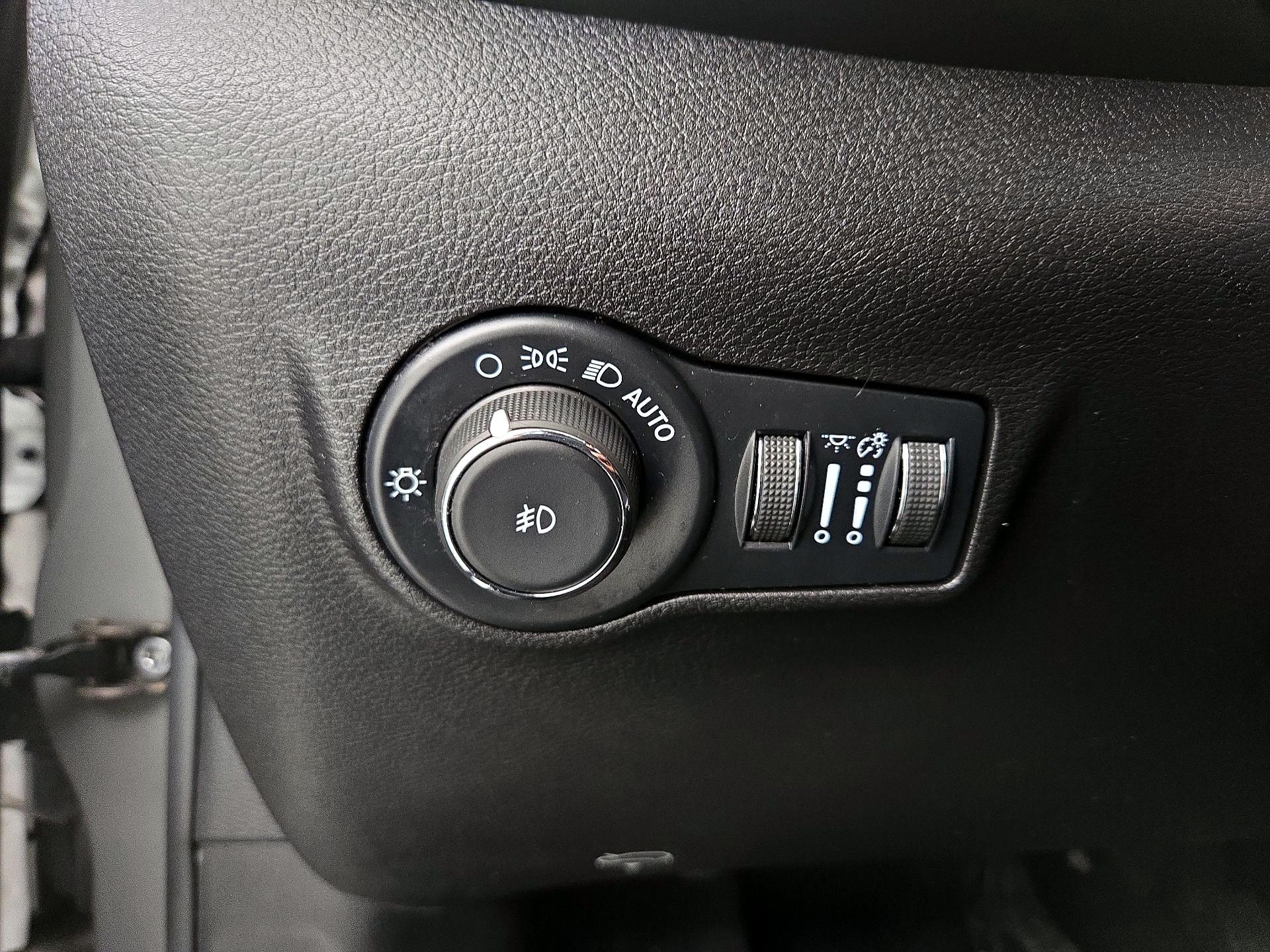 Thumbnail: 2022 Jeep Compass - 13