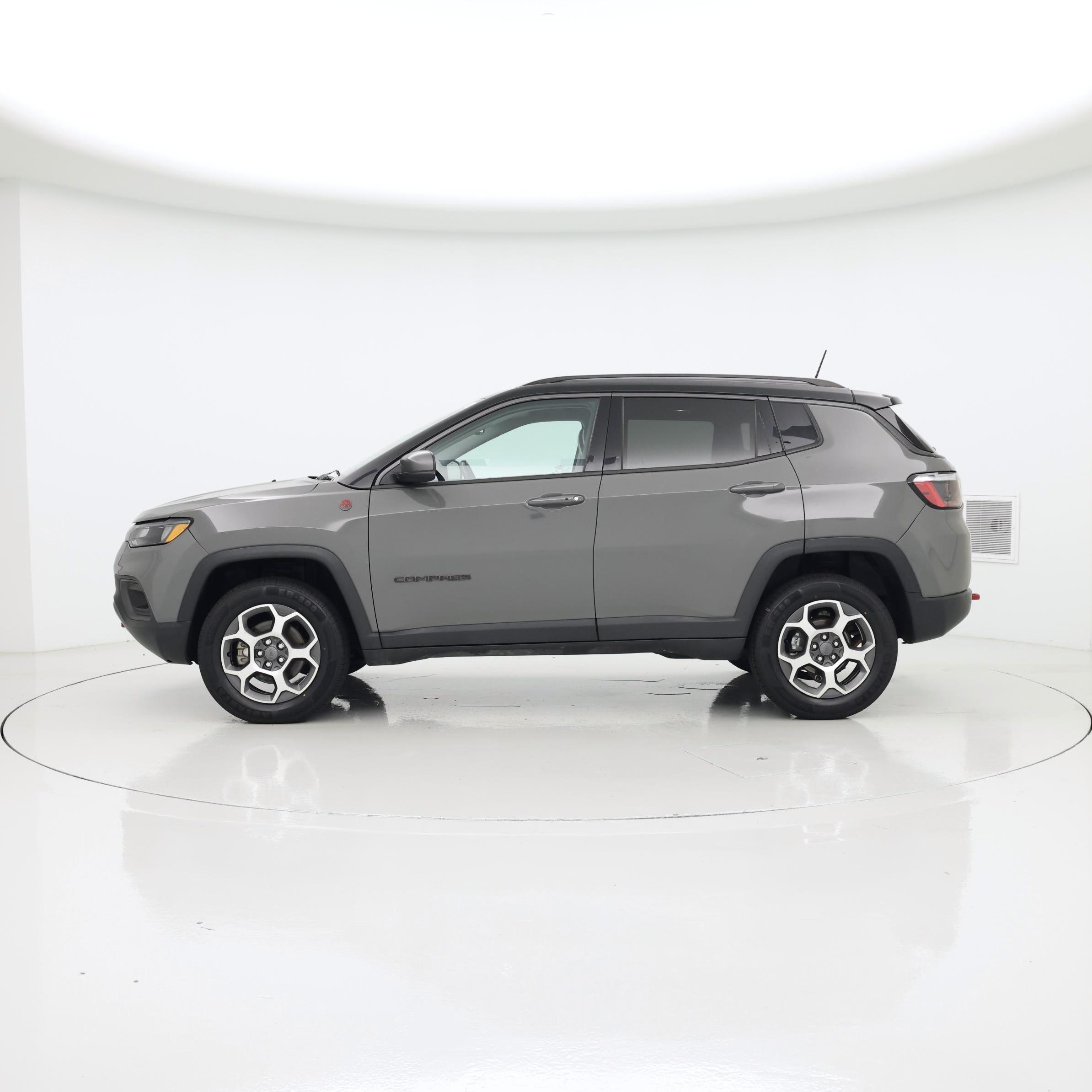 Thumbnail: 2022 Jeep Compass - 3