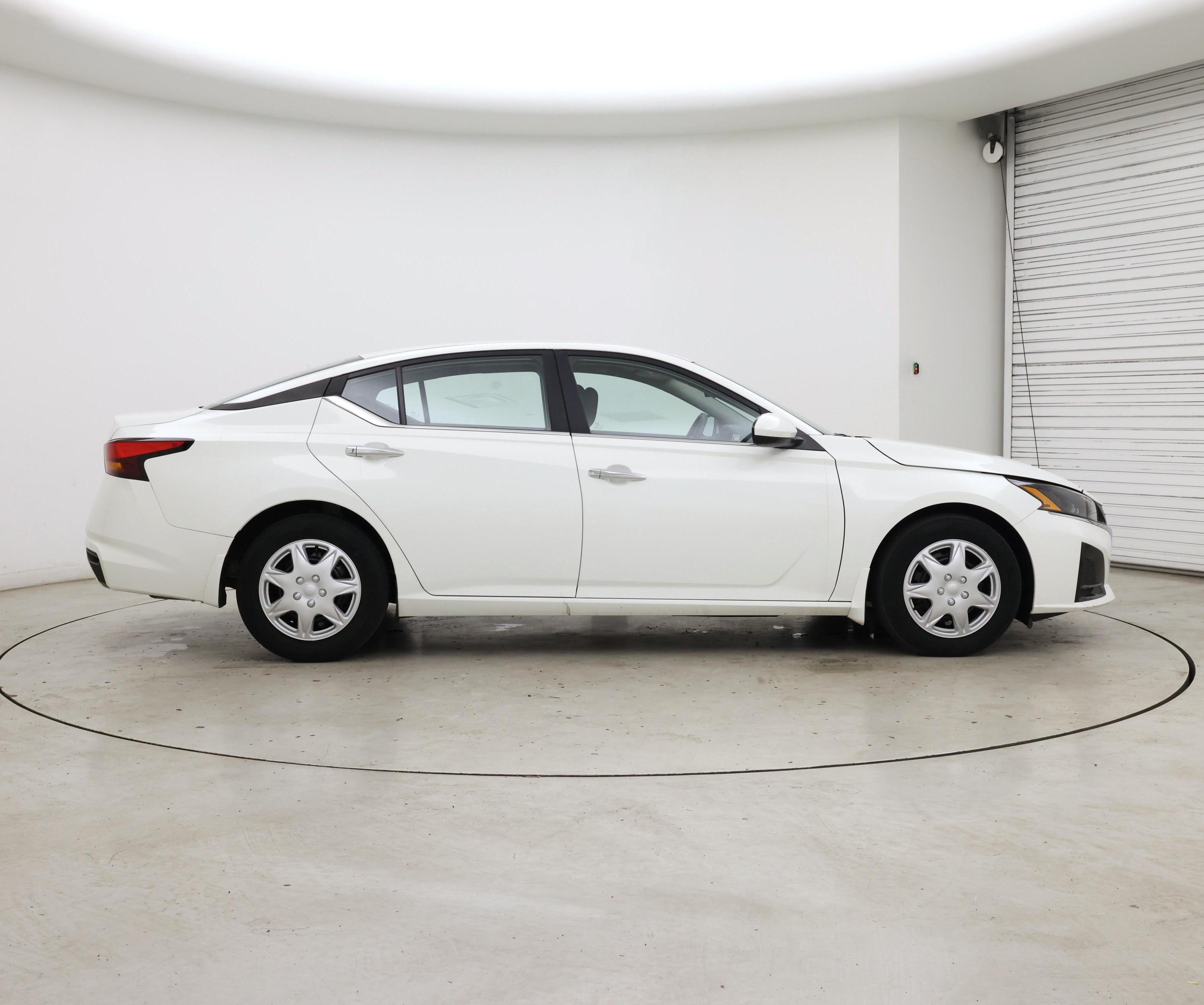 Thumbnail: 2023 Nissan Altima - 7
