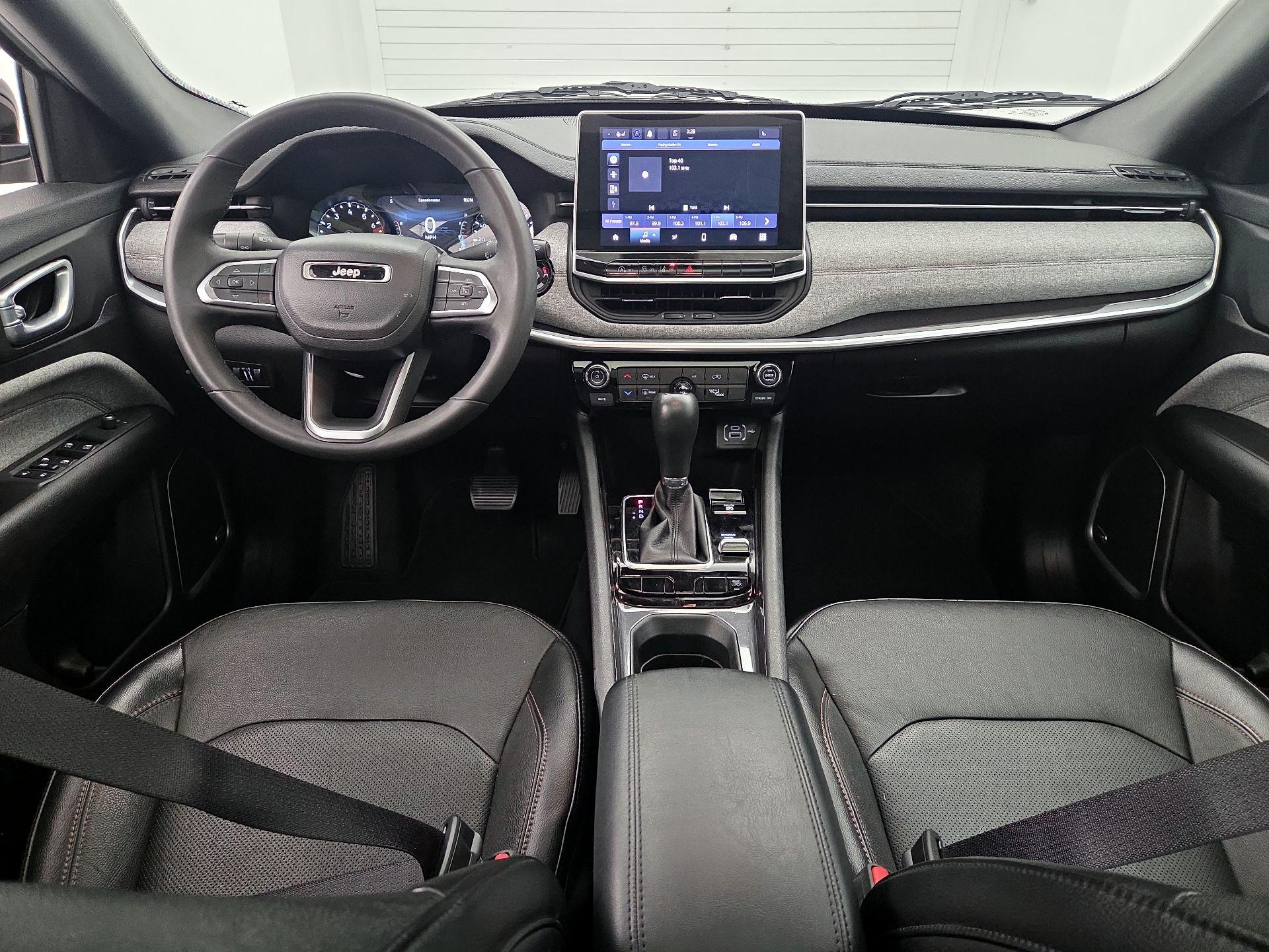 Thumbnail: 2023 Jeep Compass - 9