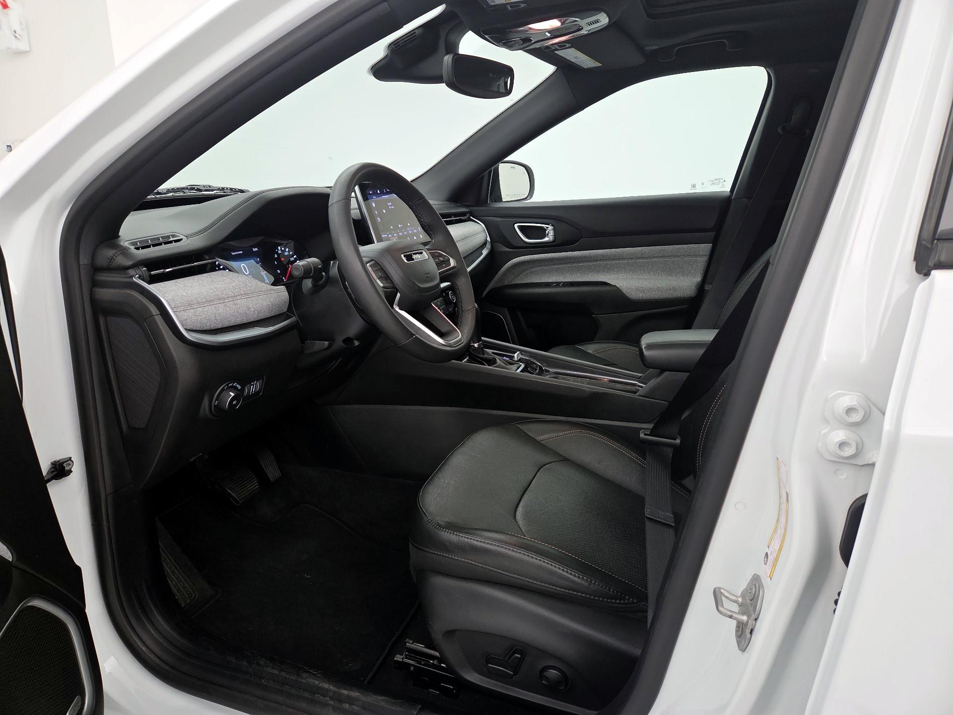 Thumbnail: 2023 Jeep Compass - 11