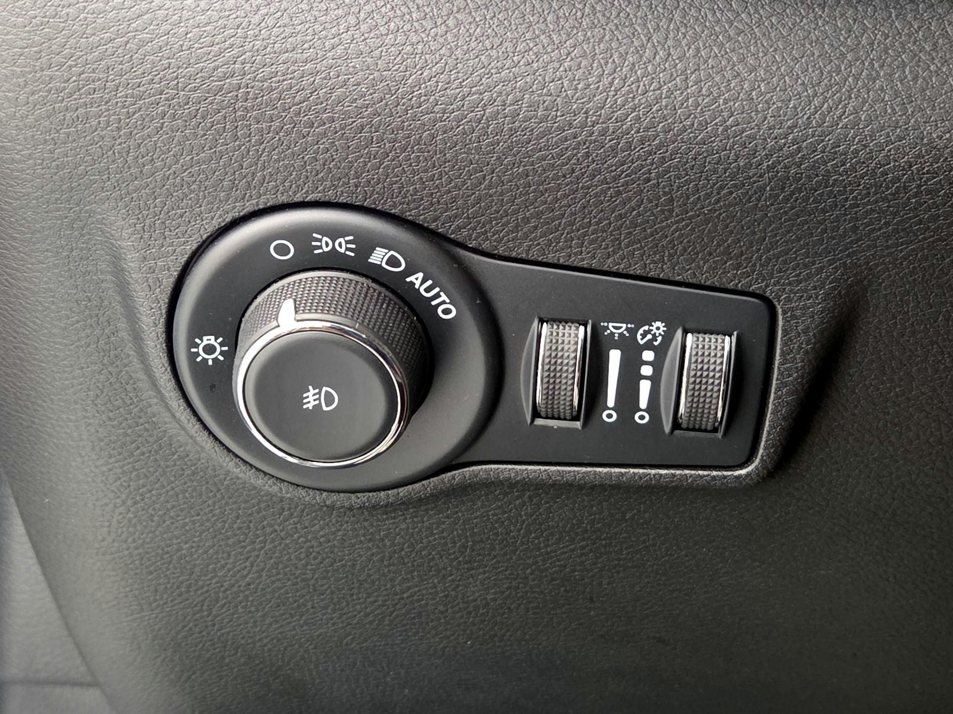Thumbnail: 2023 Jeep Compass - 13