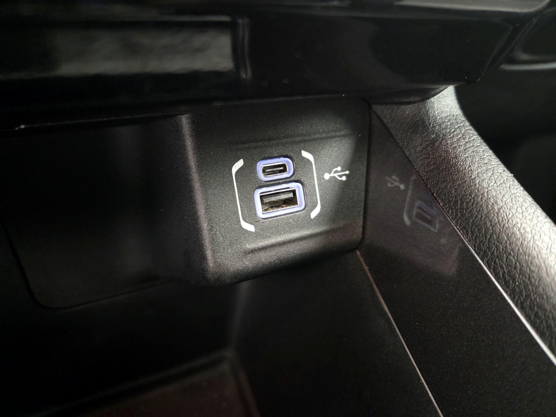 Thumbnail: 2023 Jeep Compass - 18