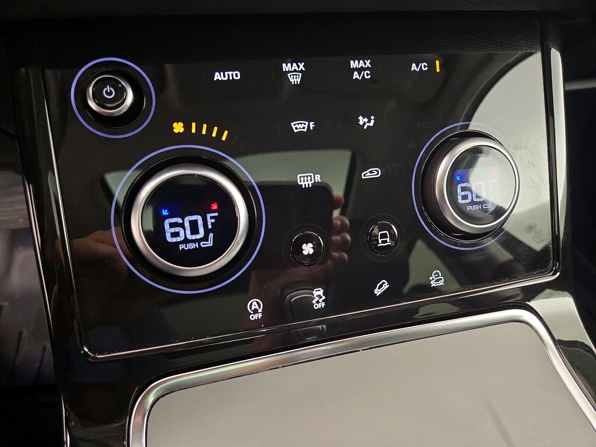 Thumbnail: 2021 Land Rover Range Rover Evoque - 17