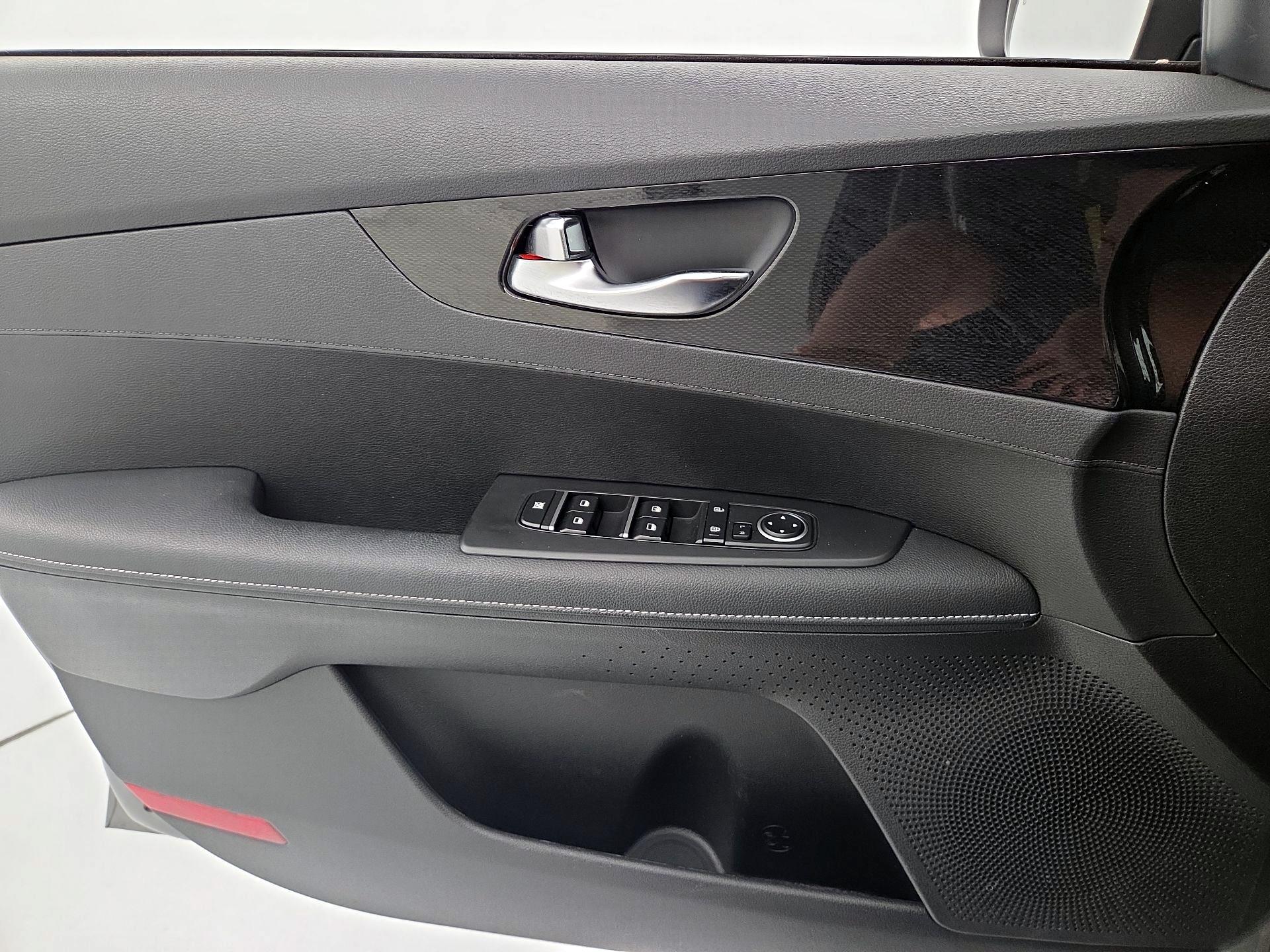 Thumbnail: 2023 Kia Forte - 12
