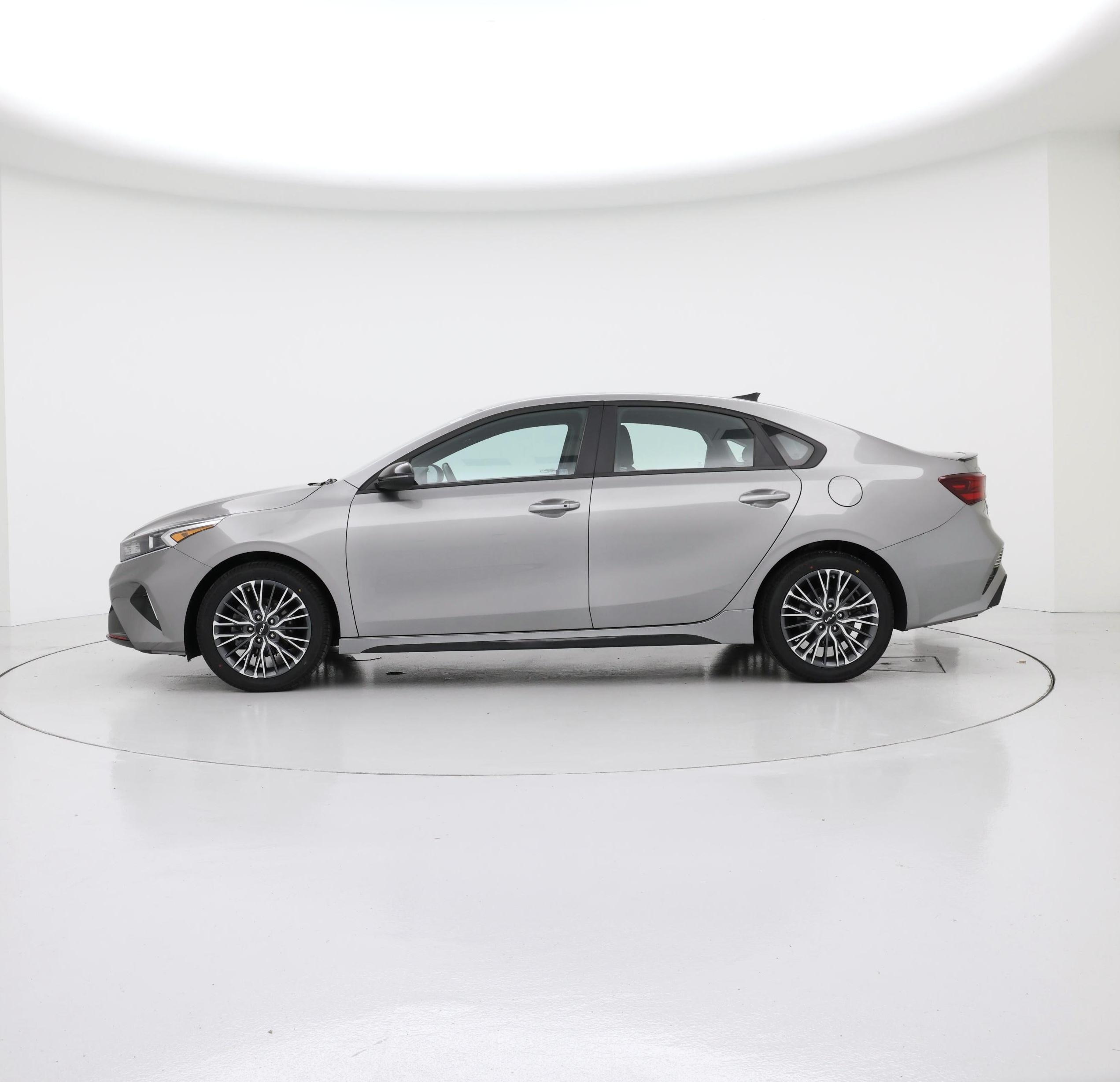 Thumbnail: 2023 Kia Forte - 3