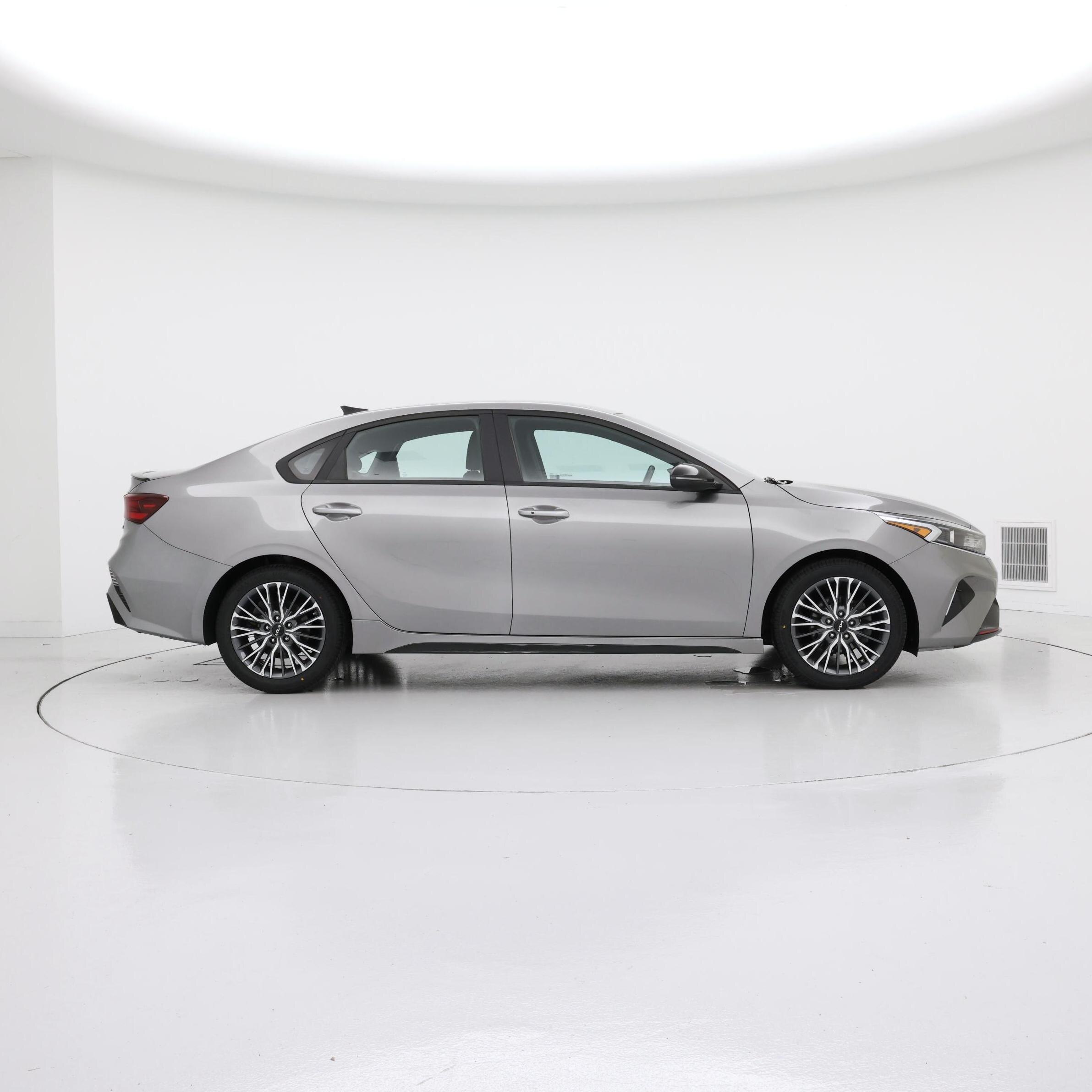 Thumbnail: 2023 Kia Forte - 7
