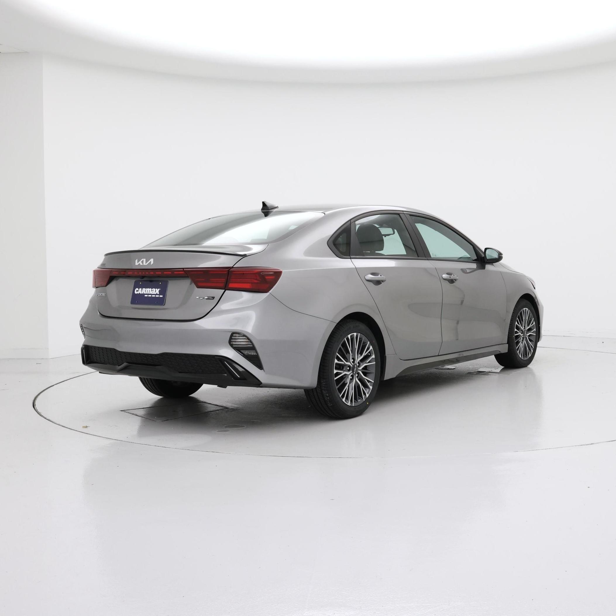 Thumbnail: 2023 Kia Forte - 8