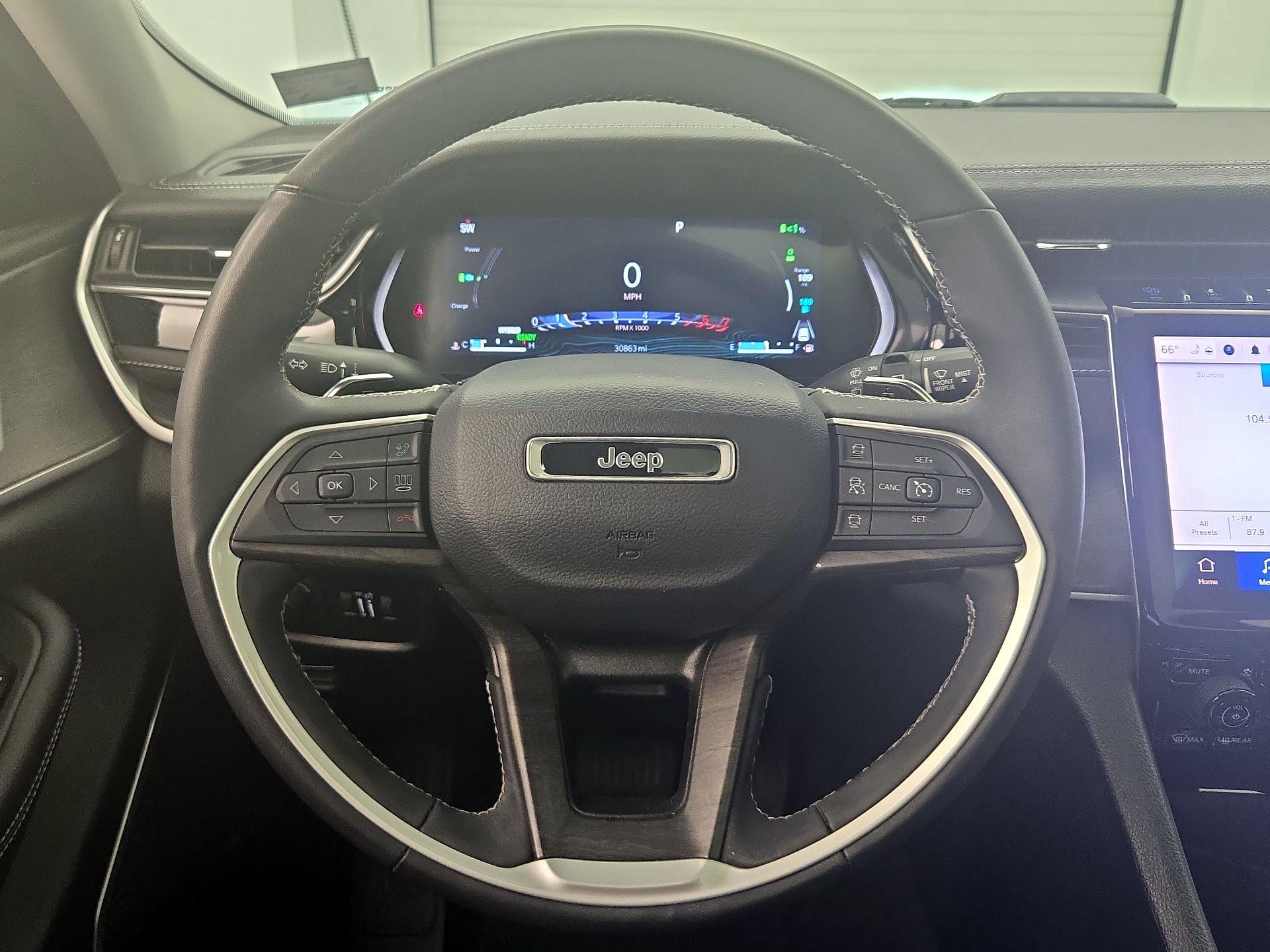 Thumbnail: 2023 Jeep Grand Cherokee - 10