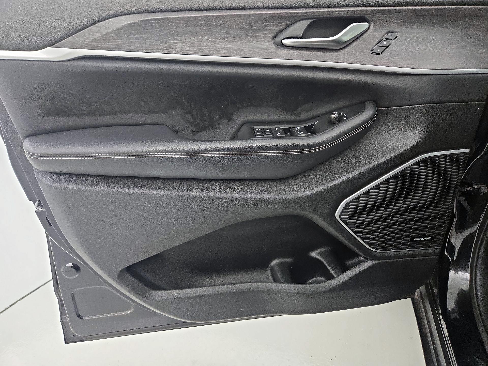 Thumbnail: 2023 Jeep Grand Cherokee - 12