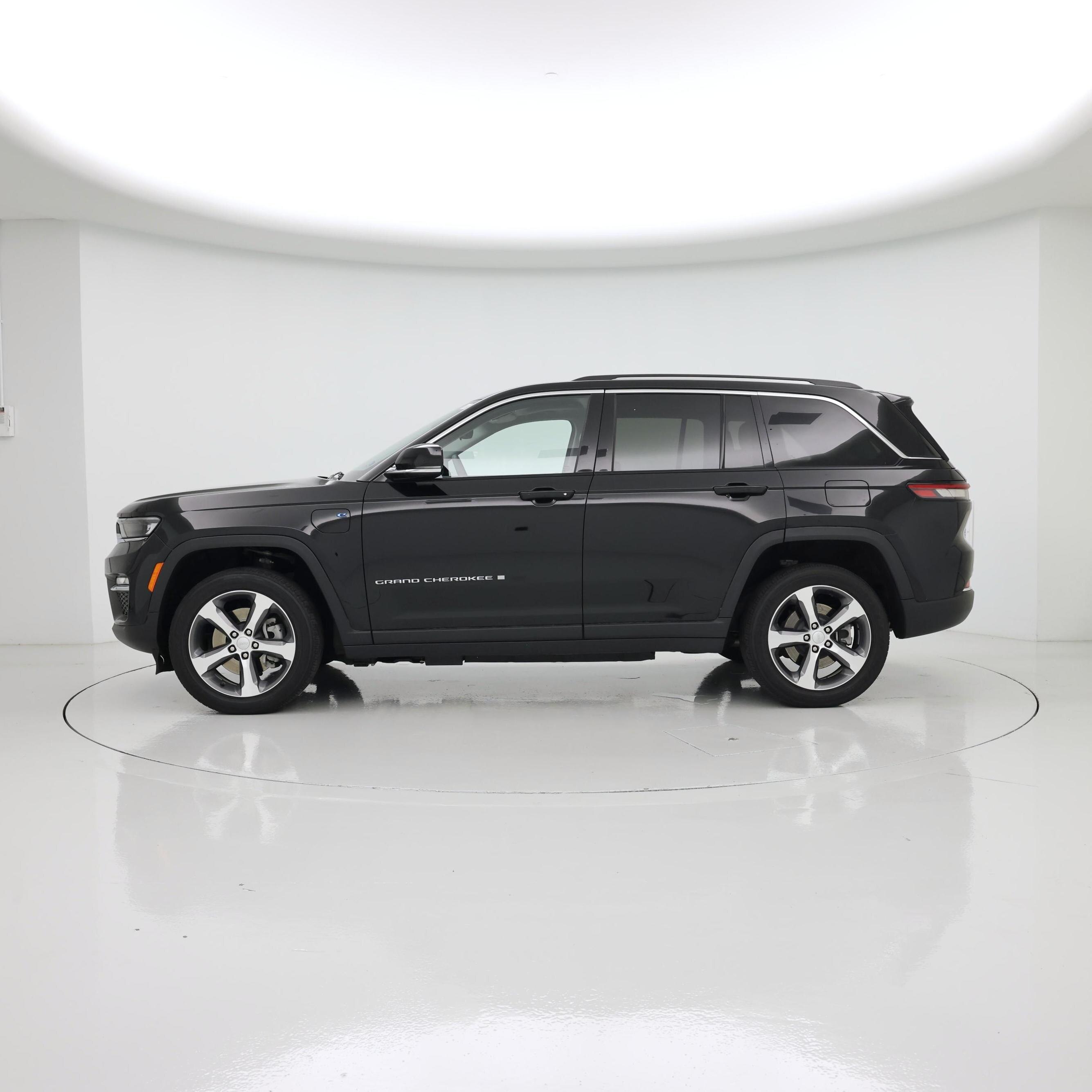 Thumbnail: 2023 Jeep Grand Cherokee - 3