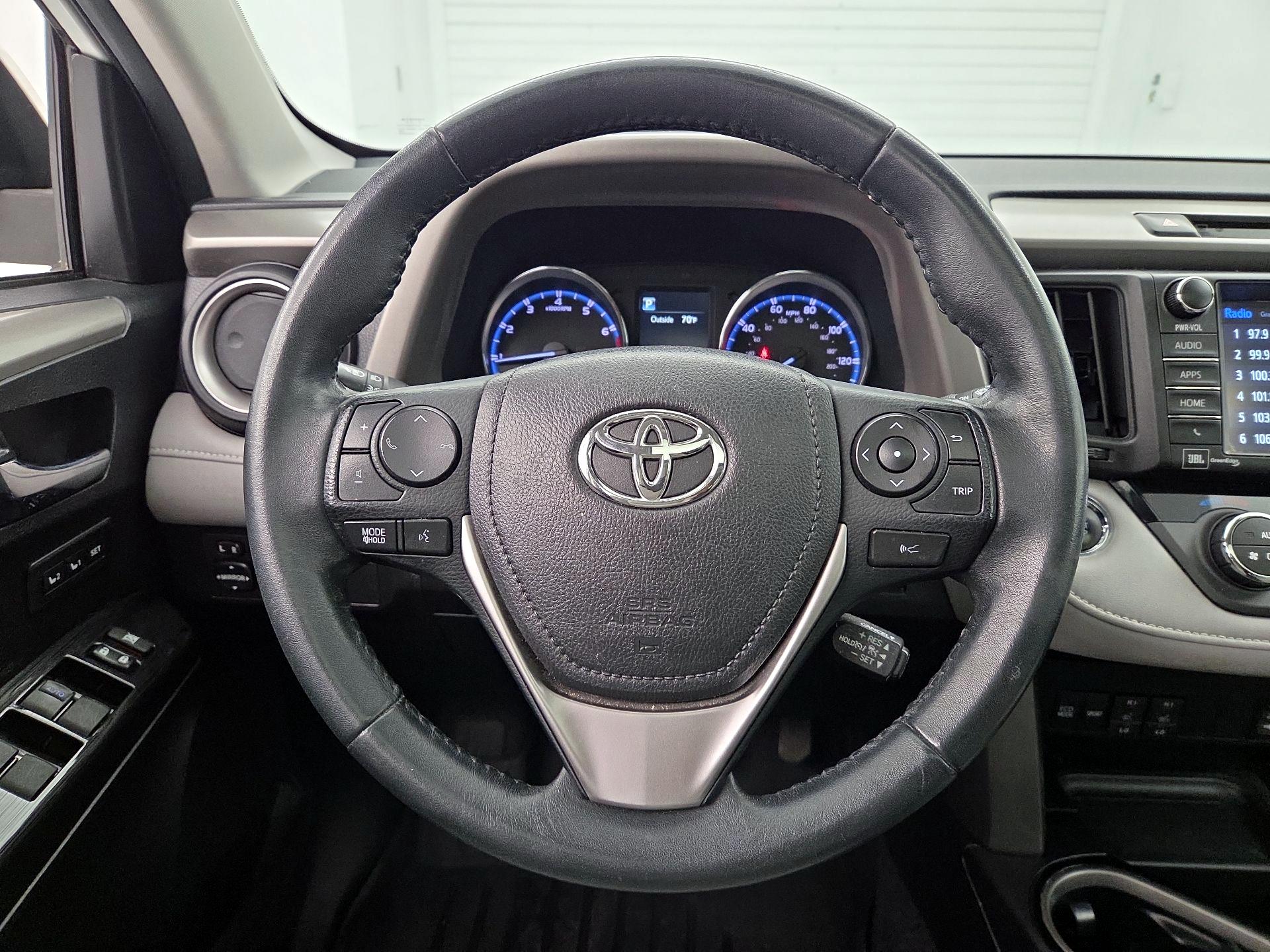 Thumbnail: 2018 Toyota RAV4 - 10