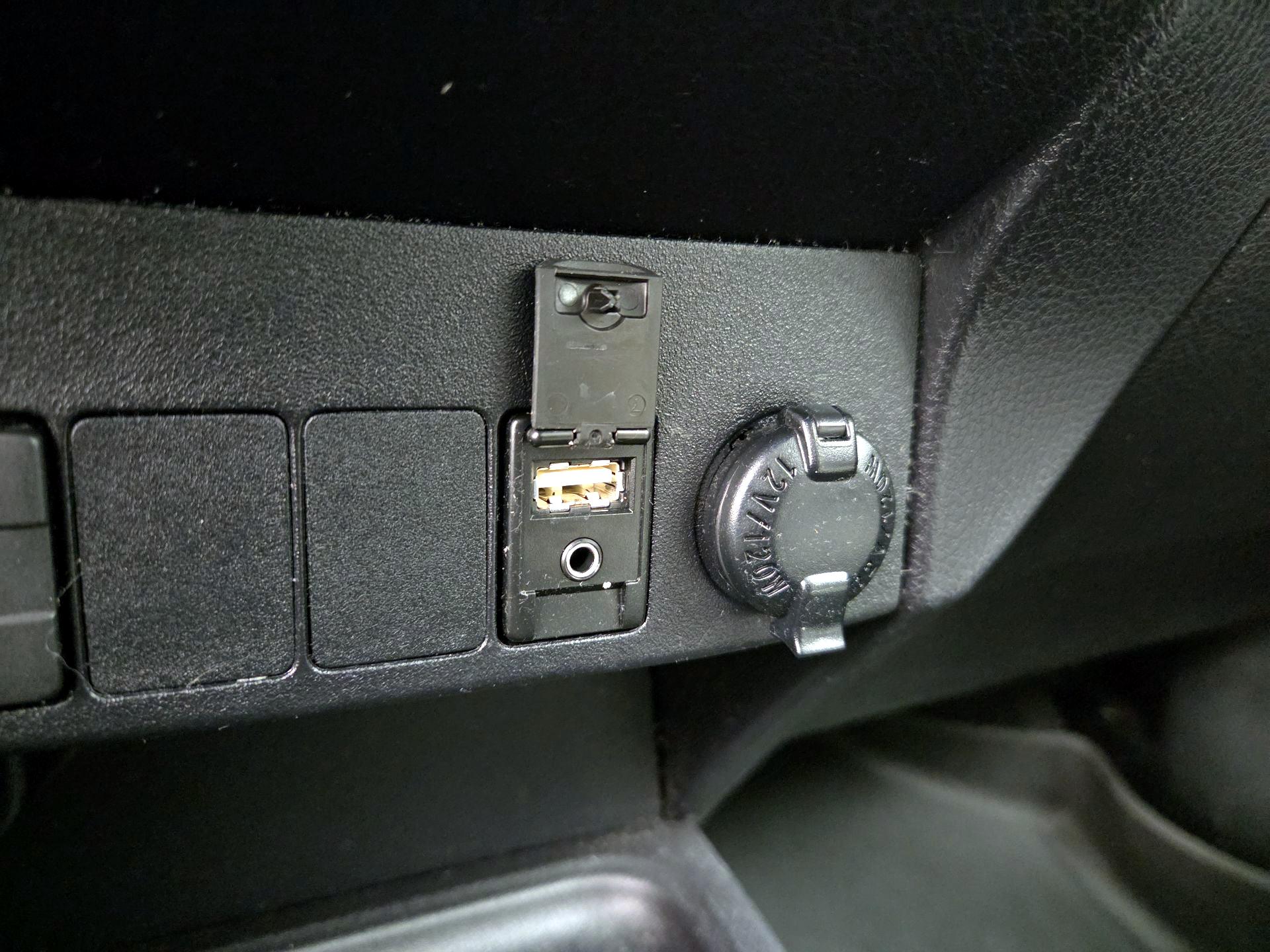 Thumbnail: 2018 Toyota RAV4 - 19