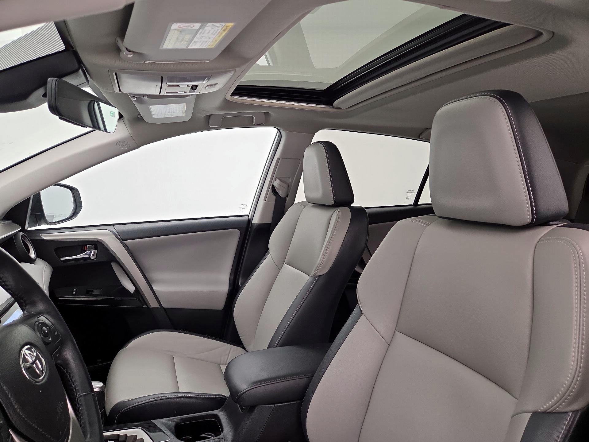 Thumbnail: 2018 Toyota RAV4 - 20