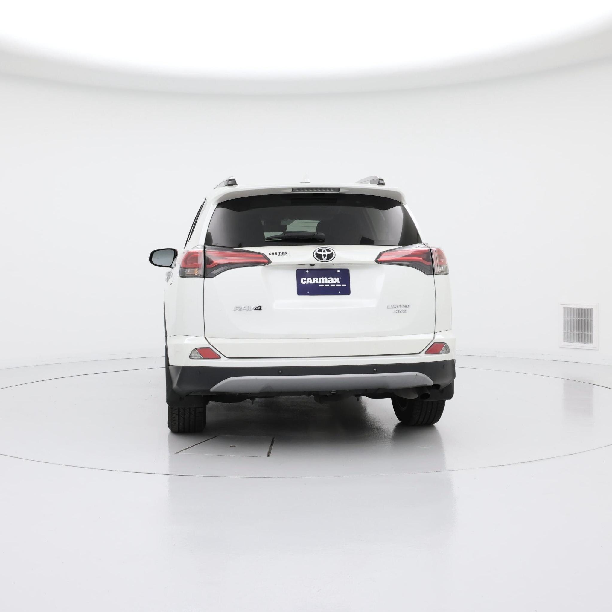 Thumbnail: 2018 Toyota RAV4 - 6