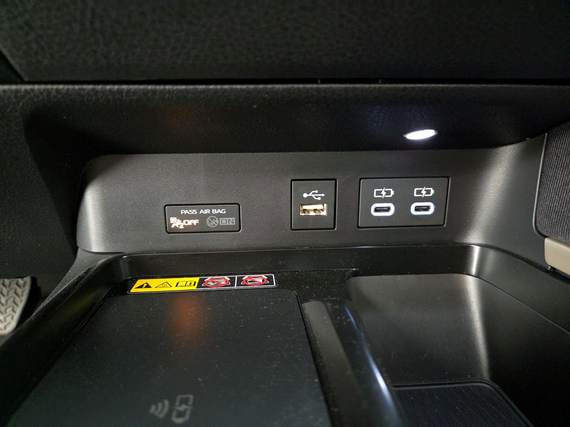 Thumbnail: 2025 Toyota Camry - 18