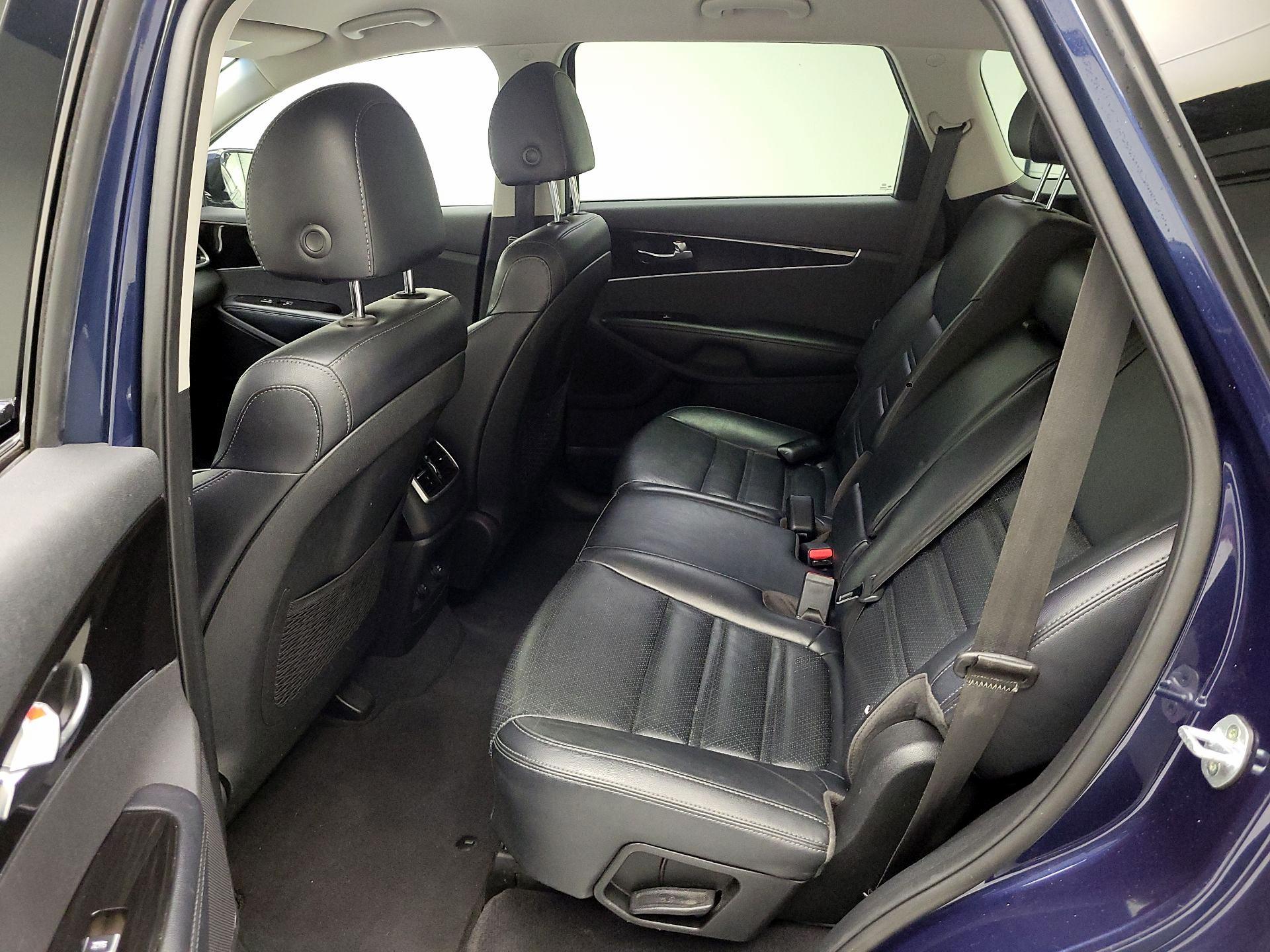 Thumbnail: 2019 Kia Sorento - 19