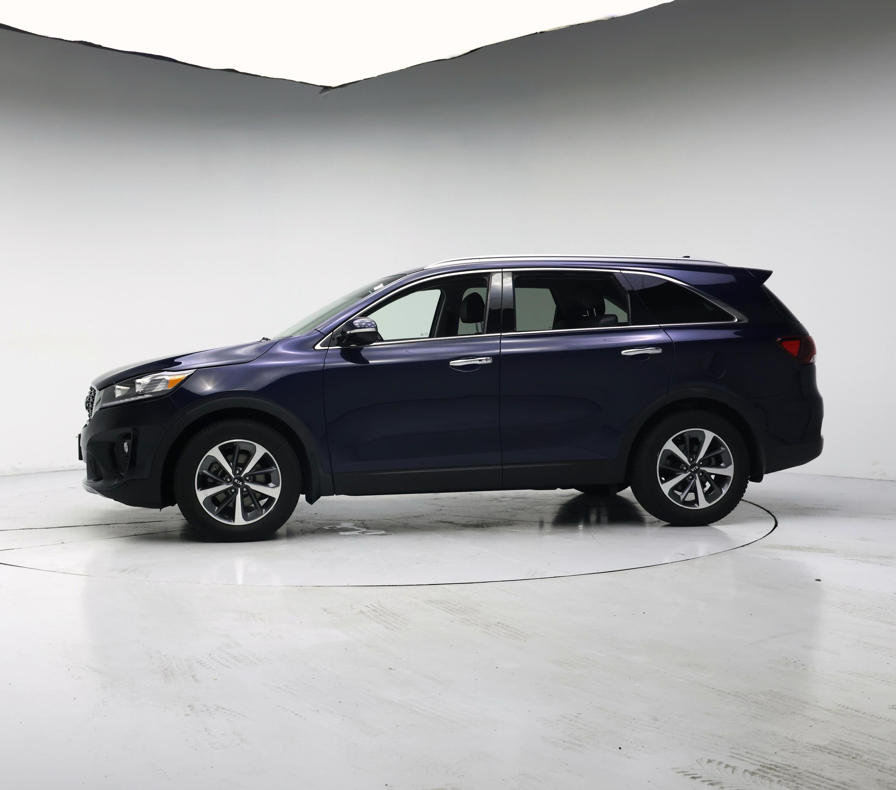 Thumbnail: 2019 Kia Sorento - 3