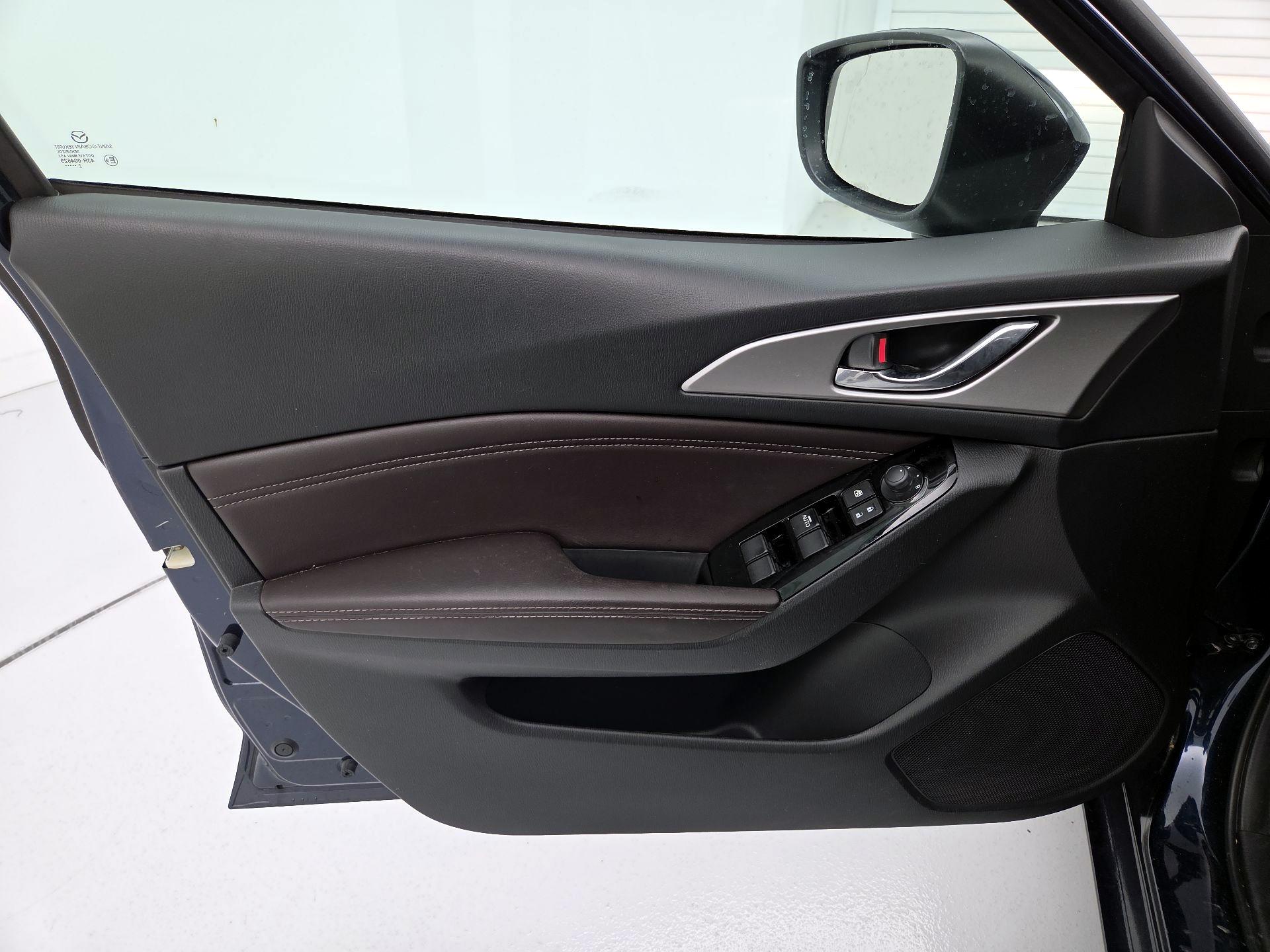 Thumbnail: 2018 Mazda Mazda3 - 12
