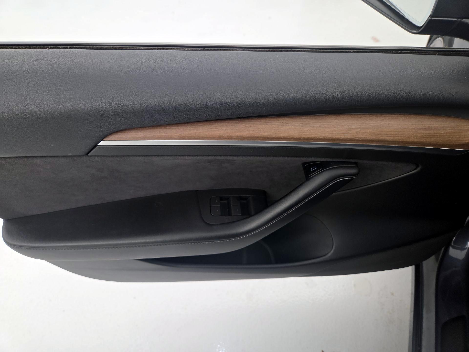 Thumbnail: 2021 Tesla Model 3 - 12