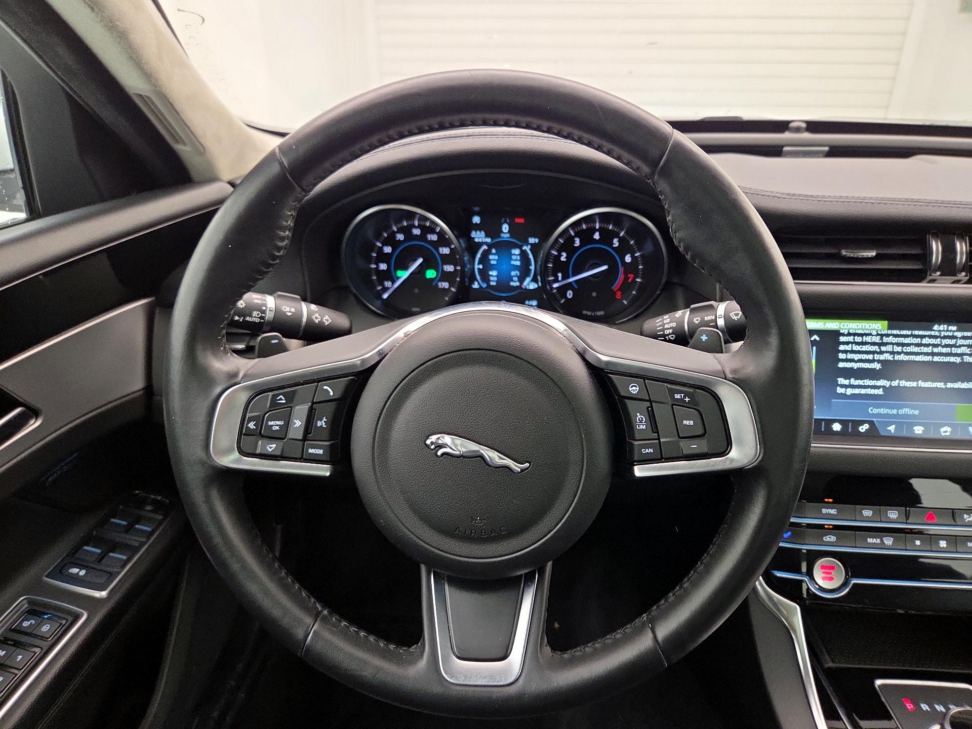Thumbnail: 2020 Jaguar XF - 10