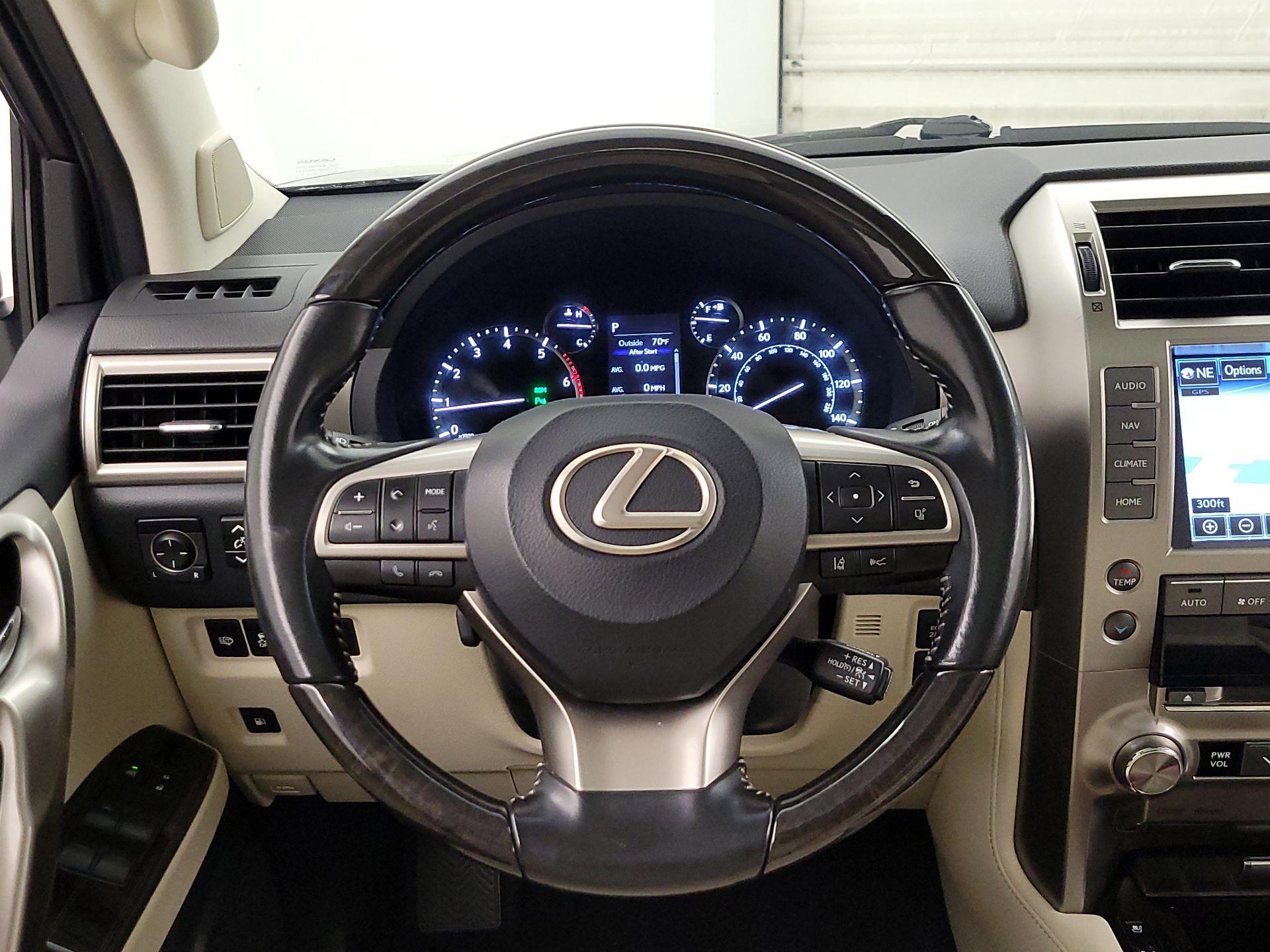 Thumbnail: 2020 Lexus GX - 10