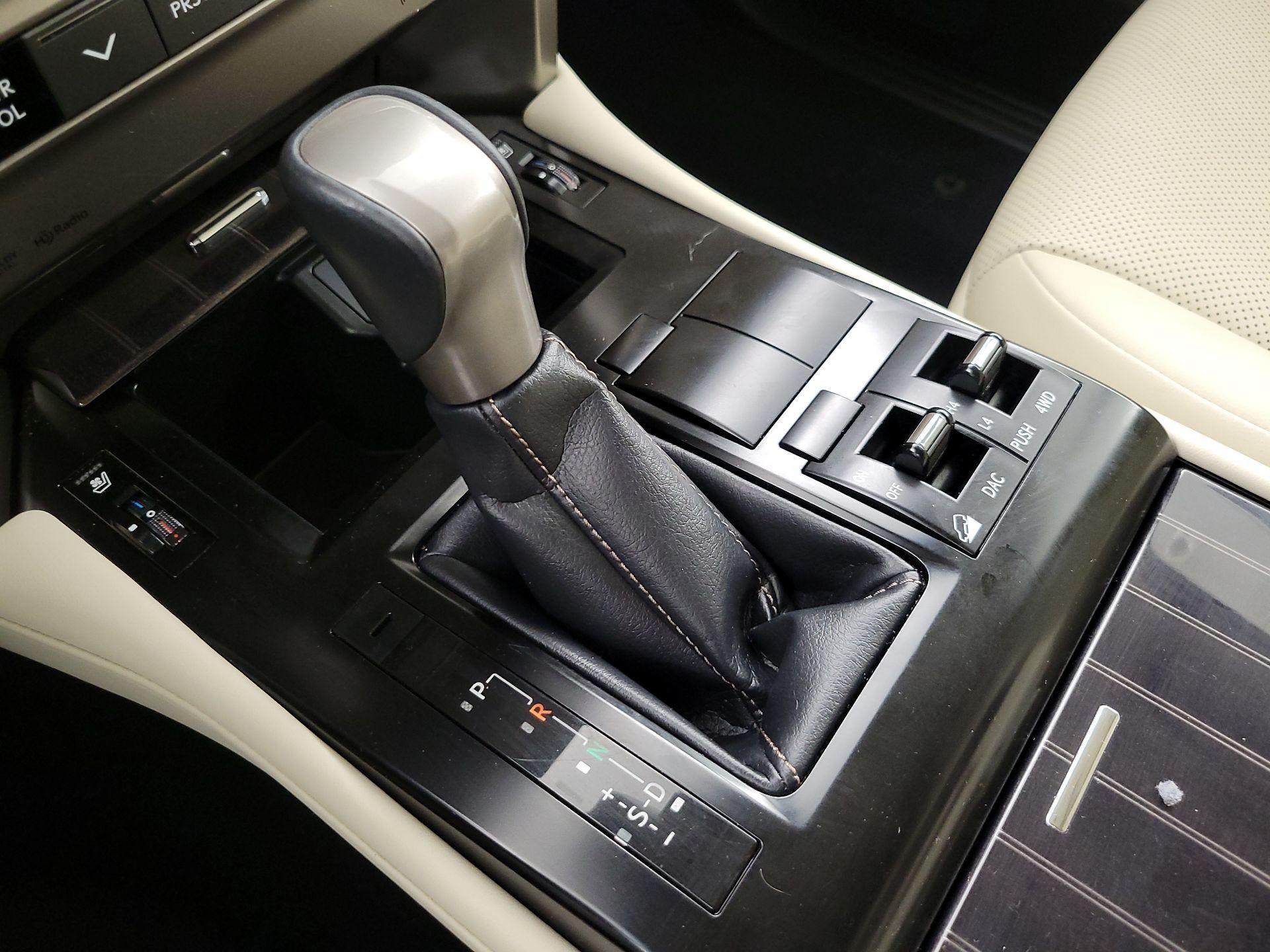 Thumbnail: 2020 Lexus GX - 18