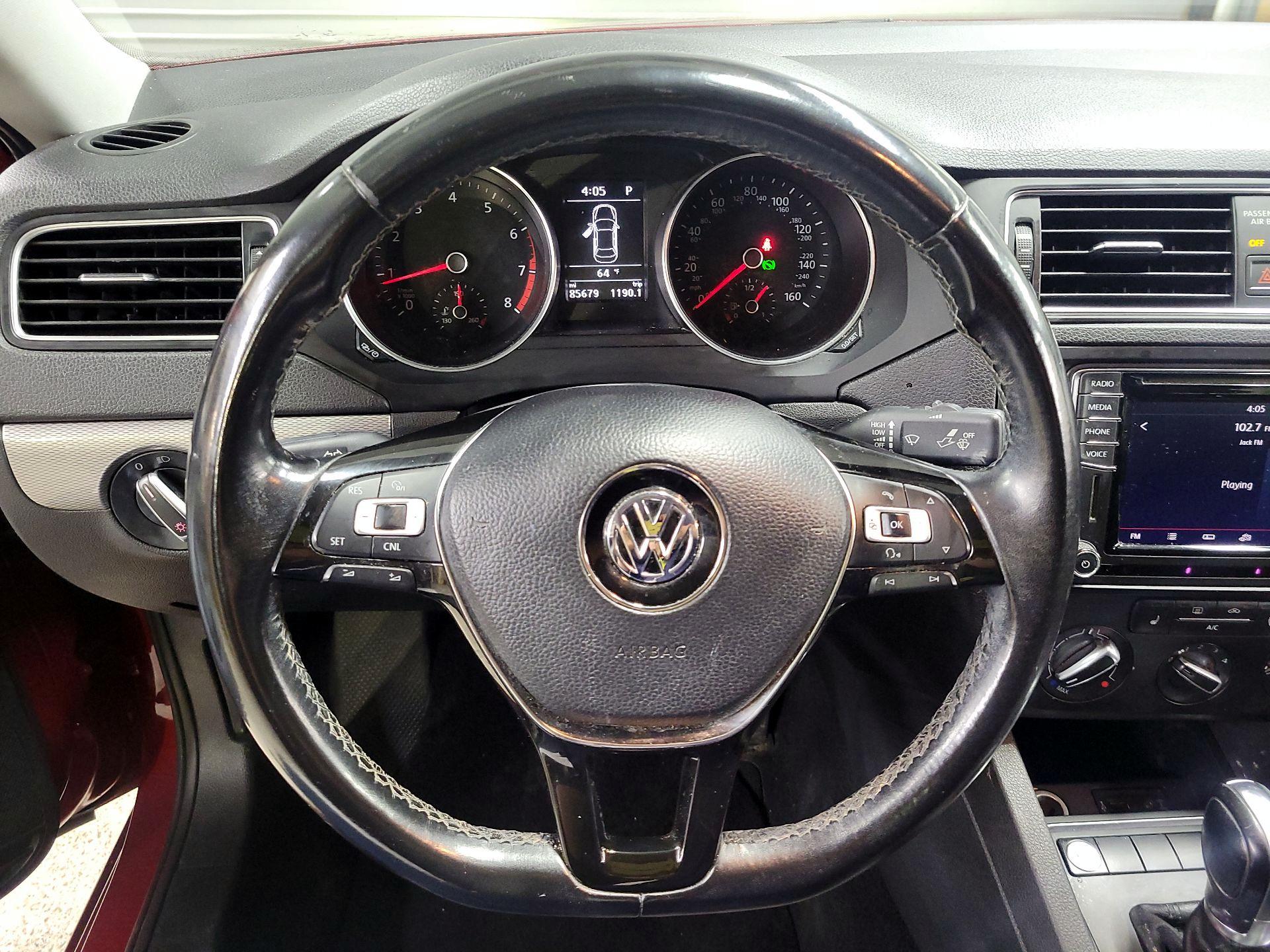 Thumbnail: 2018 Volkswagen Jetta - 10