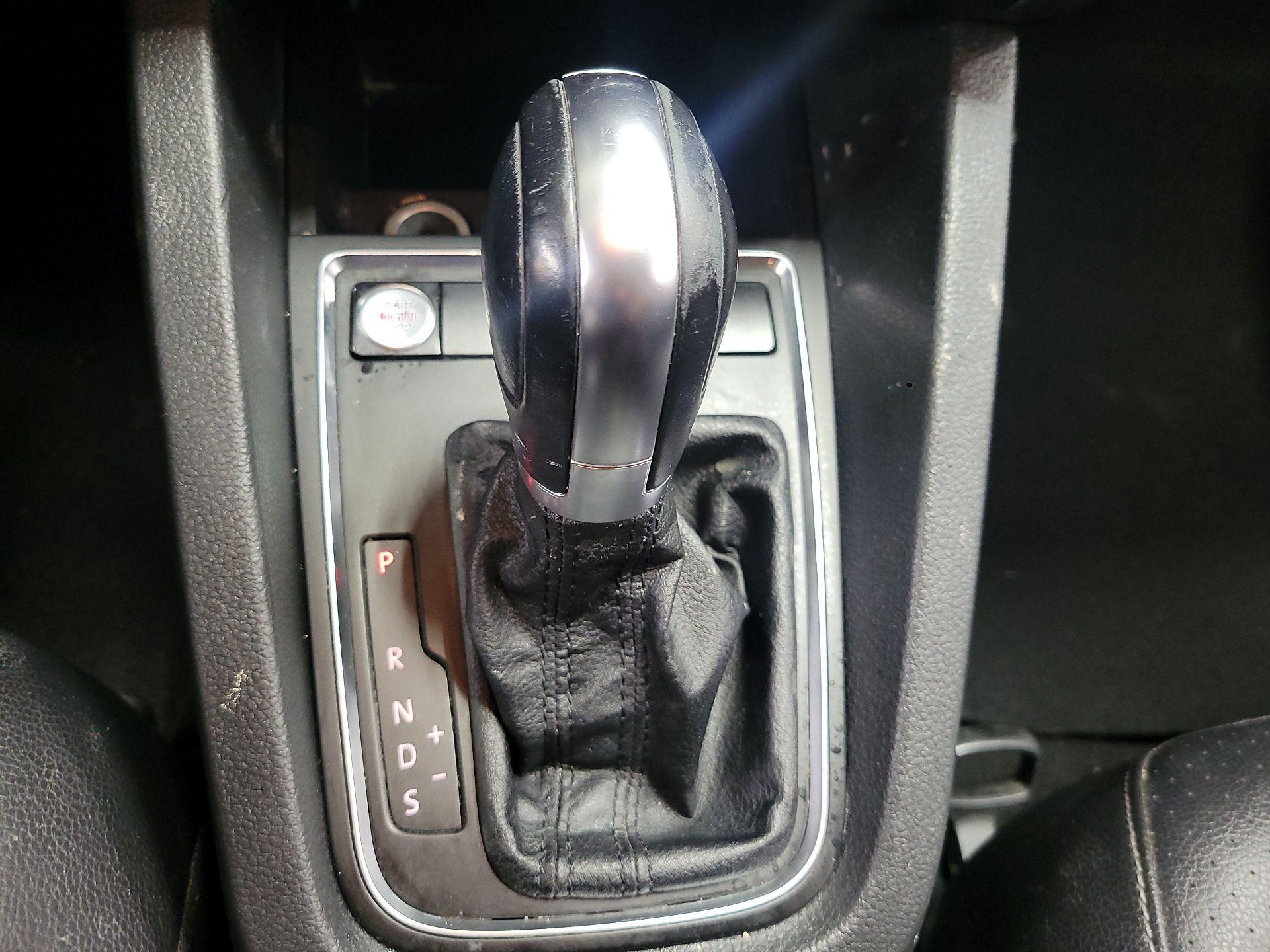 Thumbnail: 2018 Volkswagen Jetta - 17