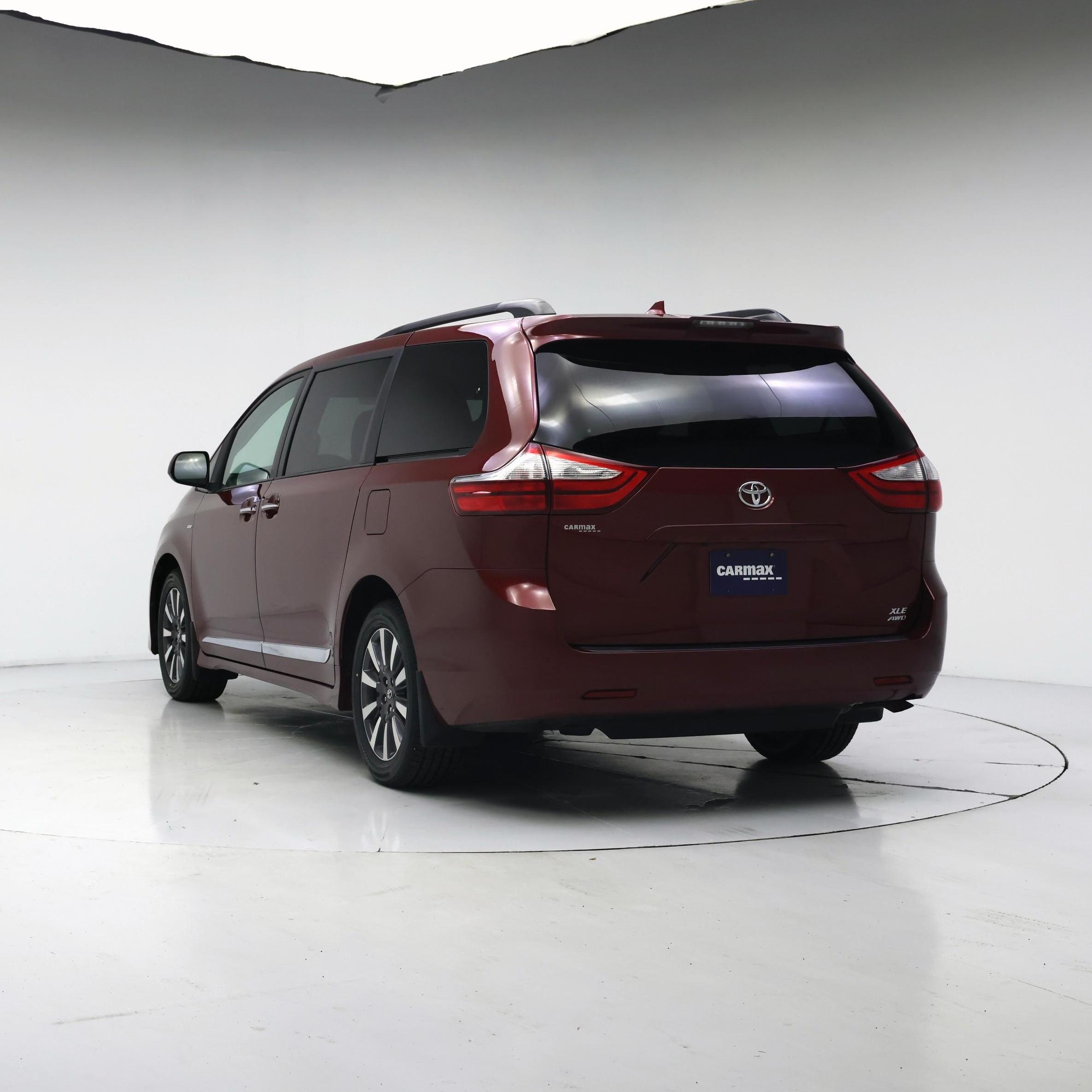 Thumbnail: 2018 Toyota Sienna - 2