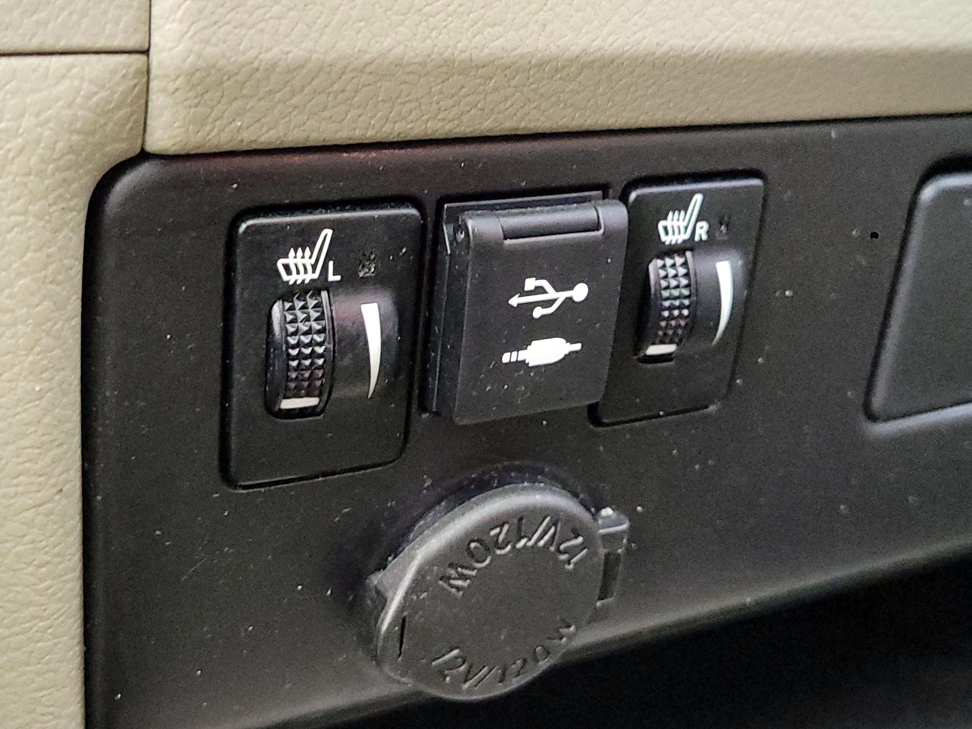 Thumbnail: 2018 Toyota Sienna - 19