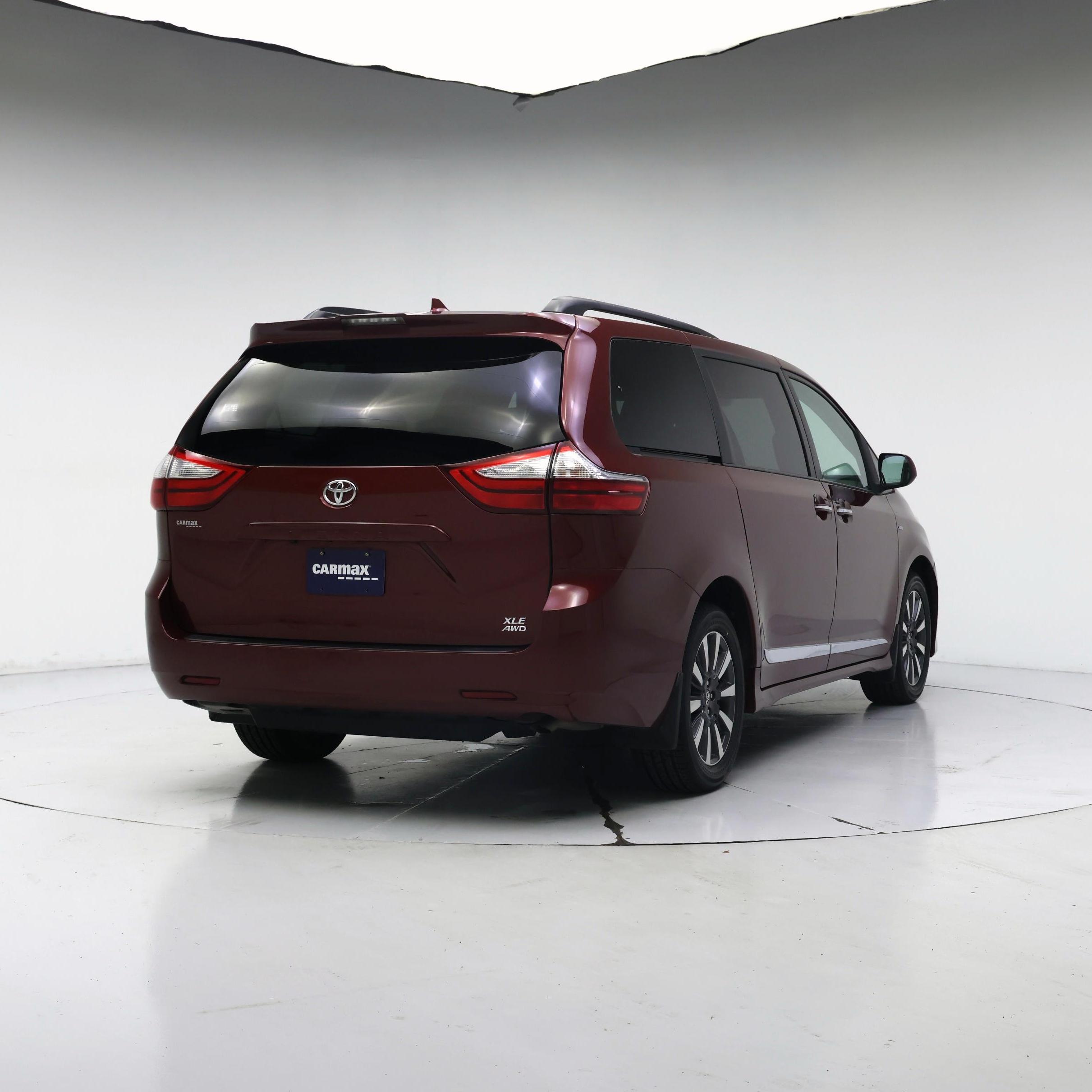 Thumbnail: 2018 Toyota Sienna - 8