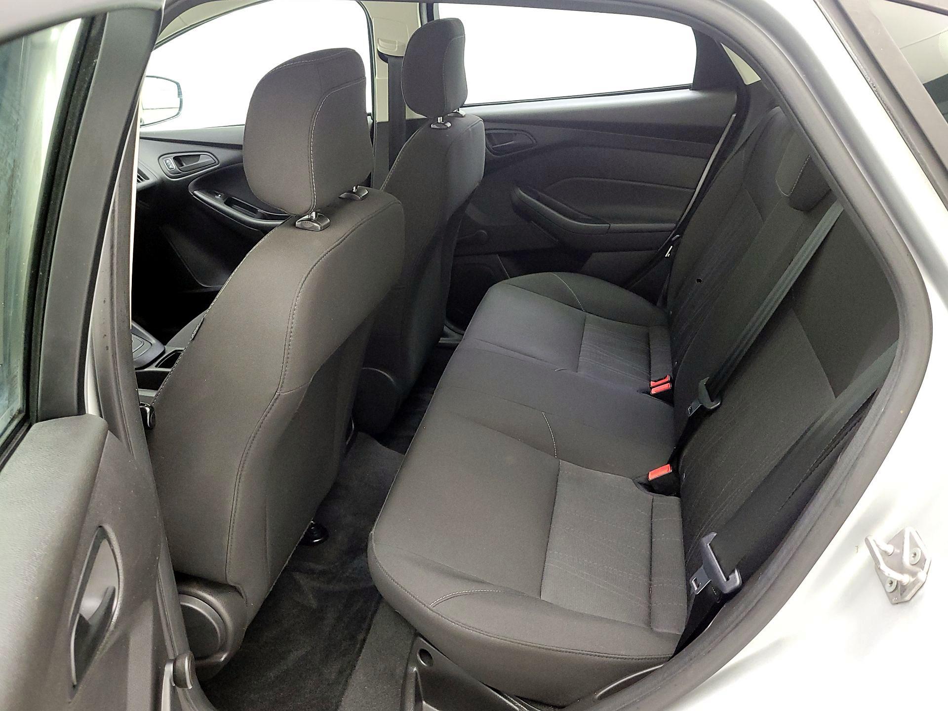 Thumbnail: 2016 Ford Focus - 19