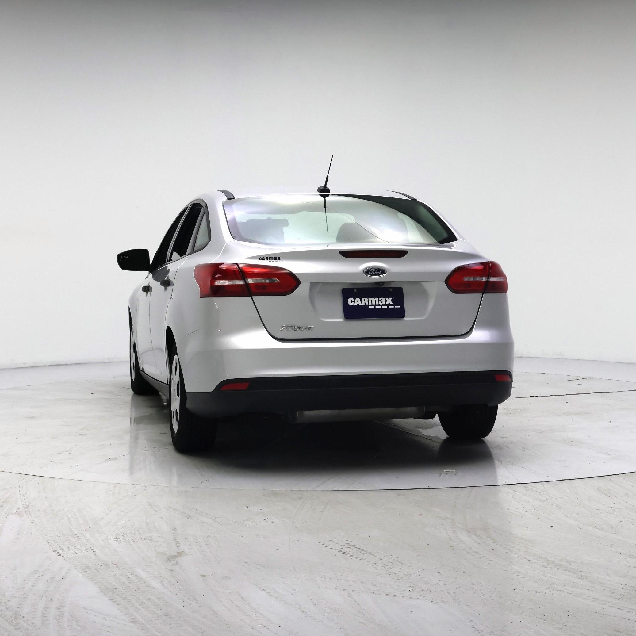 Thumbnail: 2016 Ford Focus - 6