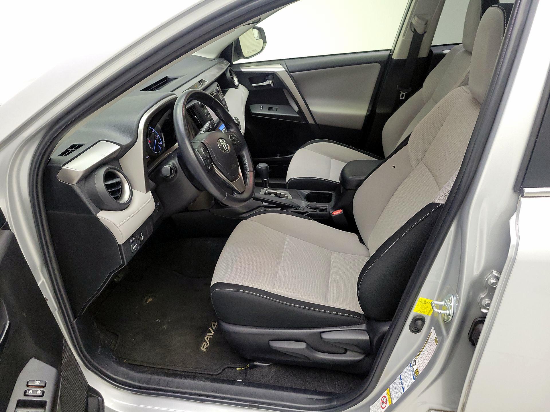 Thumbnail: 2016 Toyota RAV4 - 11