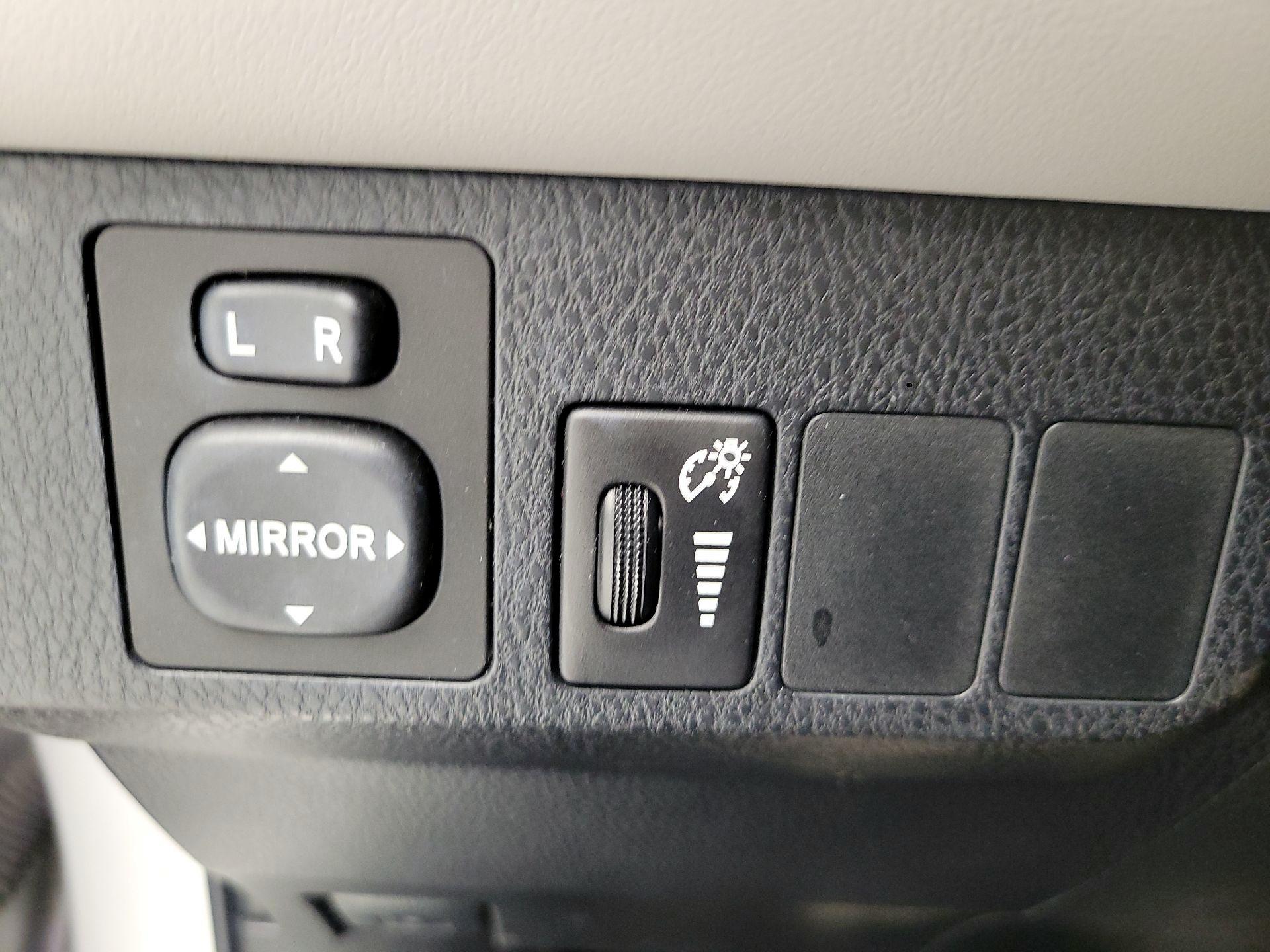 Thumbnail: 2016 Toyota RAV4 - 13