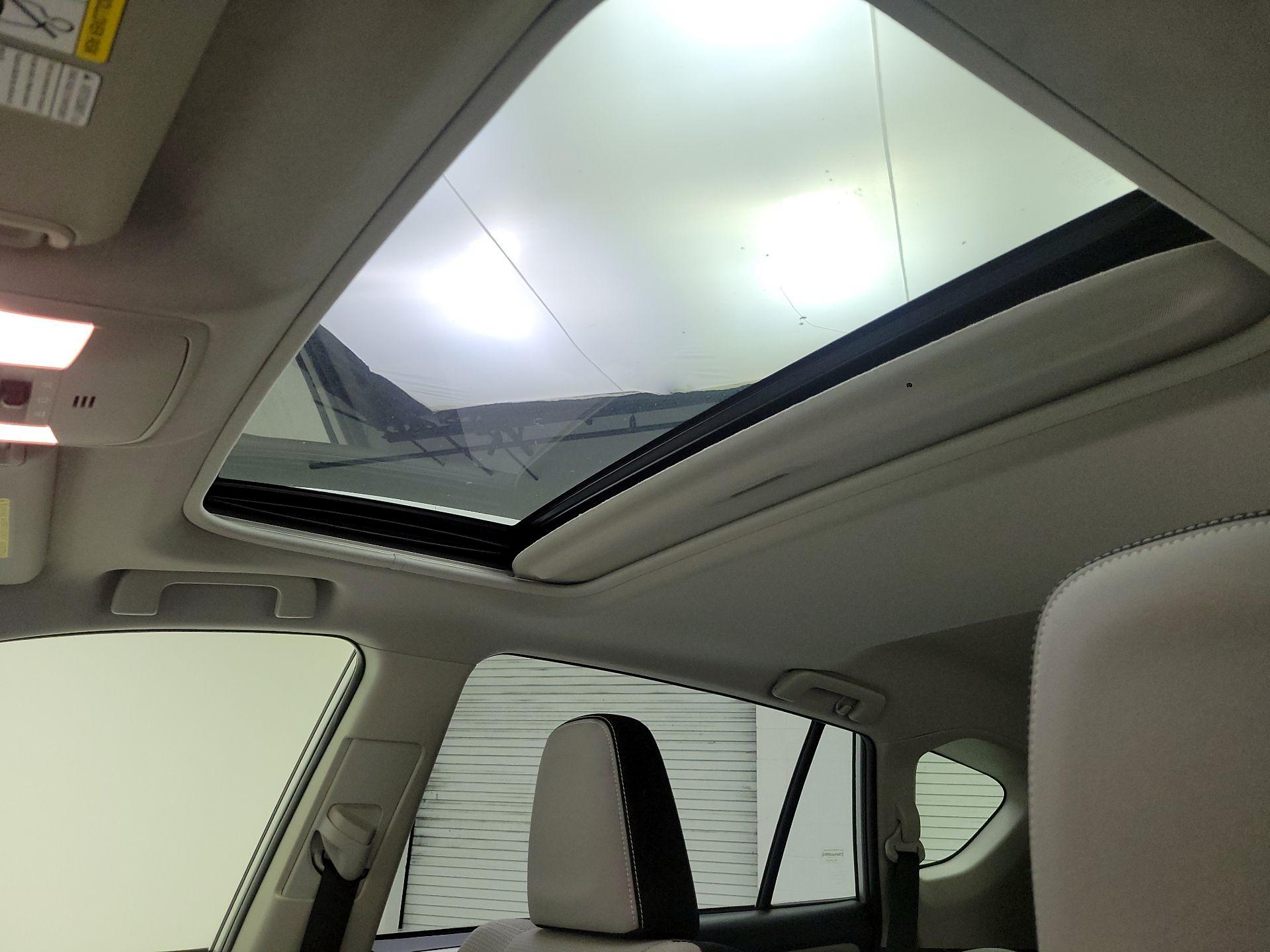 Thumbnail: 2016 Toyota RAV4 - 19