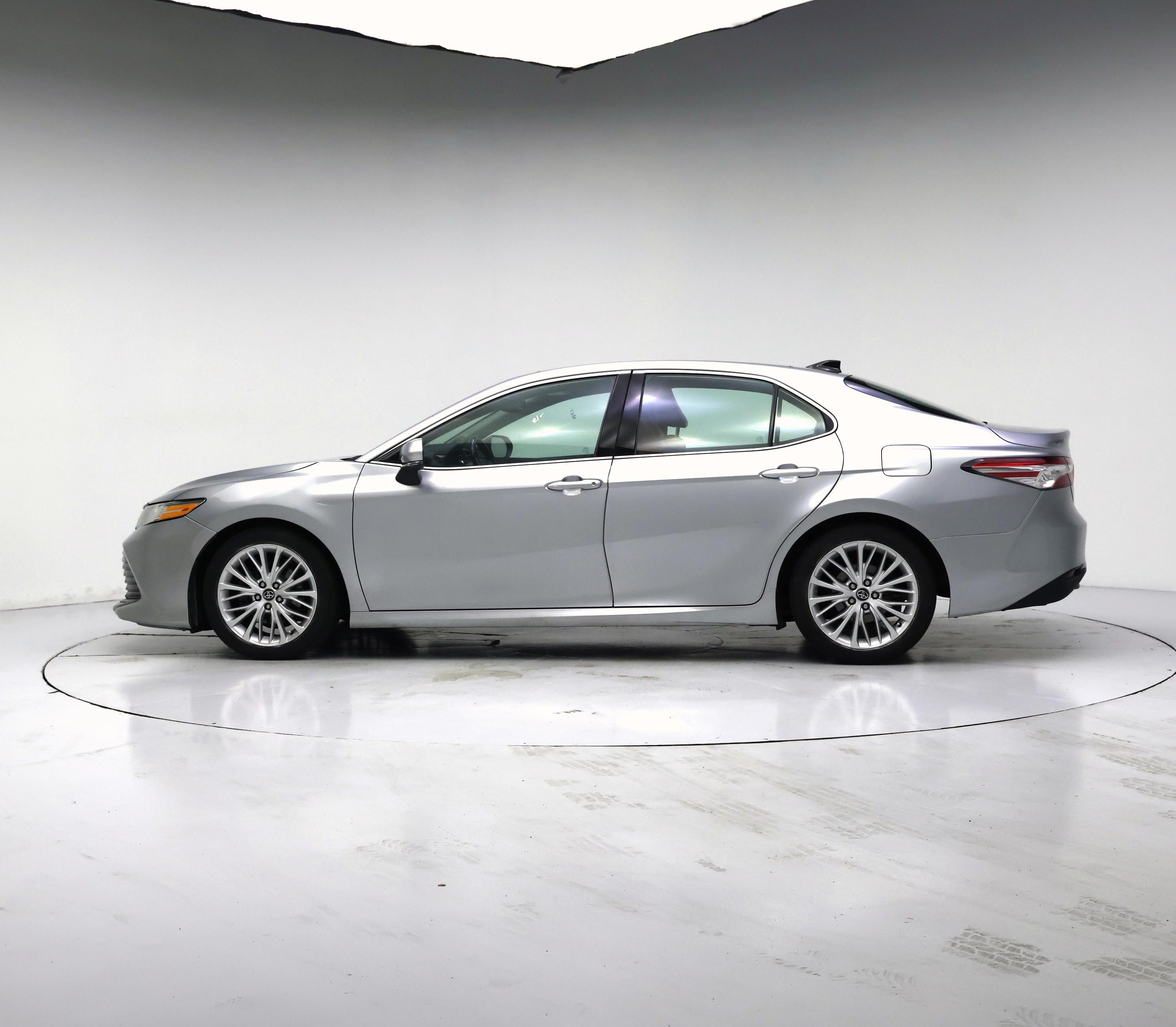 Thumbnail: 2020 Toyota Camry - 3