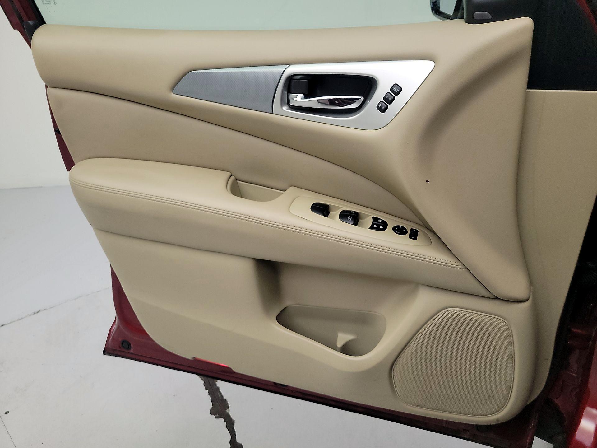 Thumbnail: 2017 Nissan Pathfinder - 12