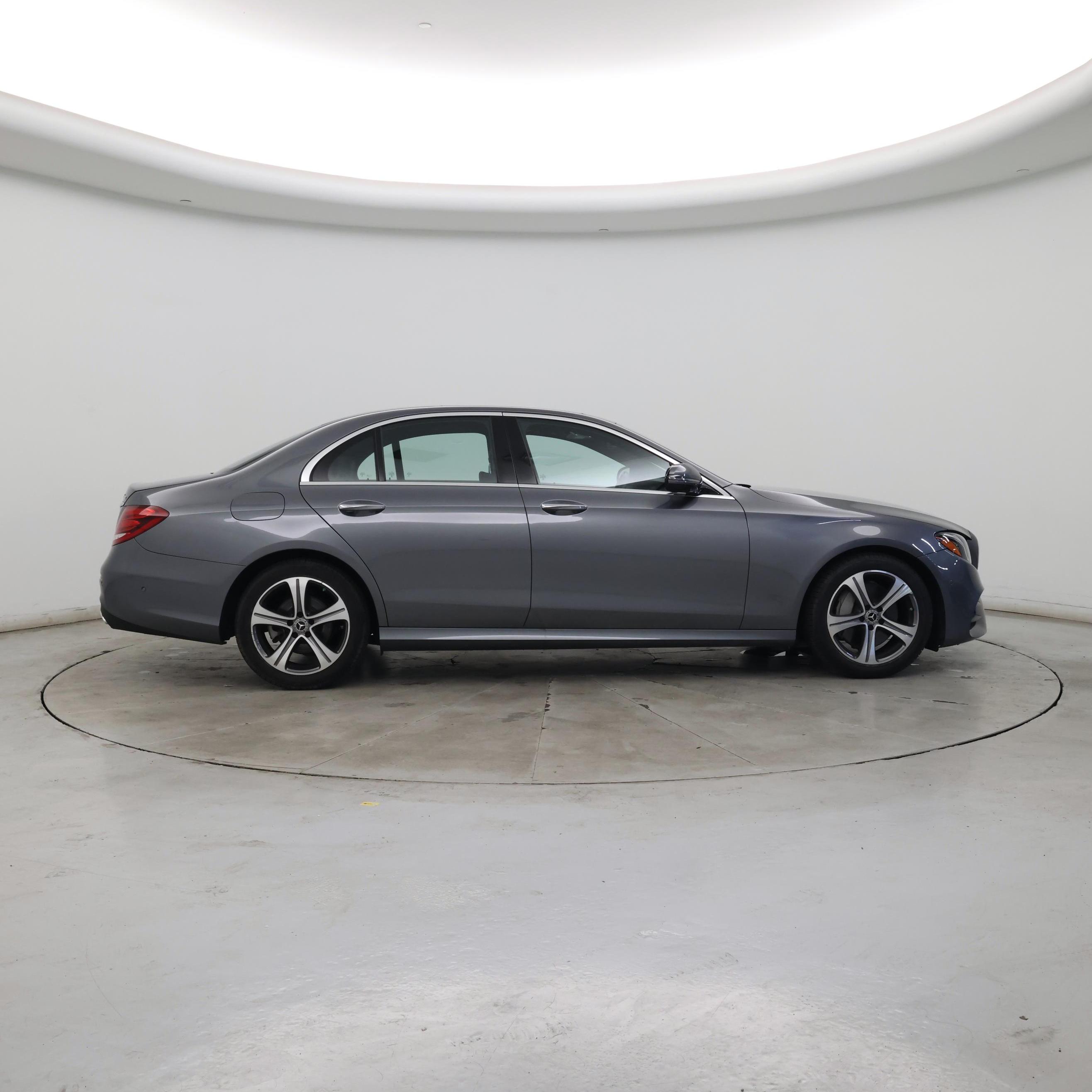 Thumbnail: 2020 Mercedes-Benz E-Class - 7