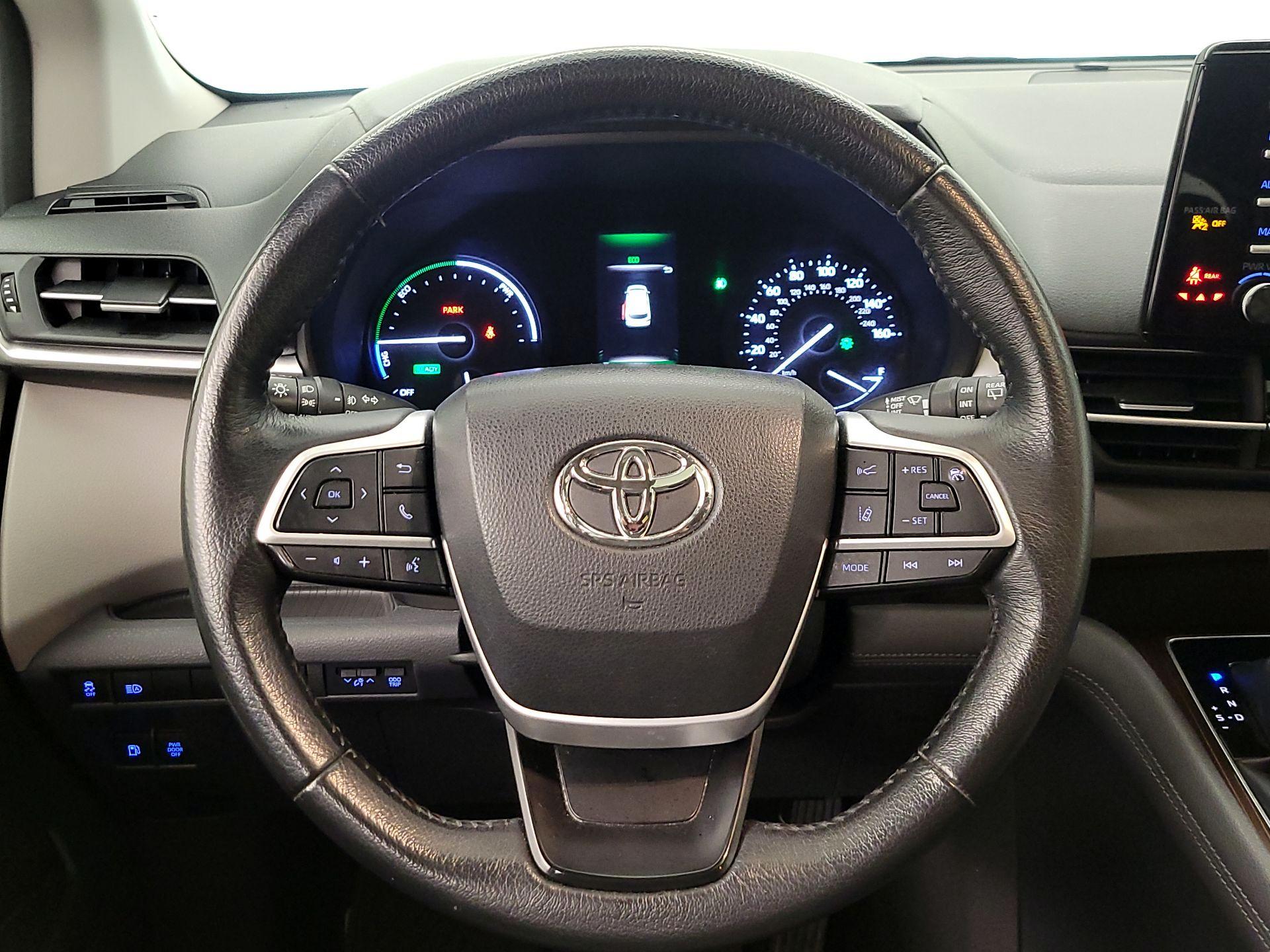 Thumbnail: 2022 Toyota Sienna - 10