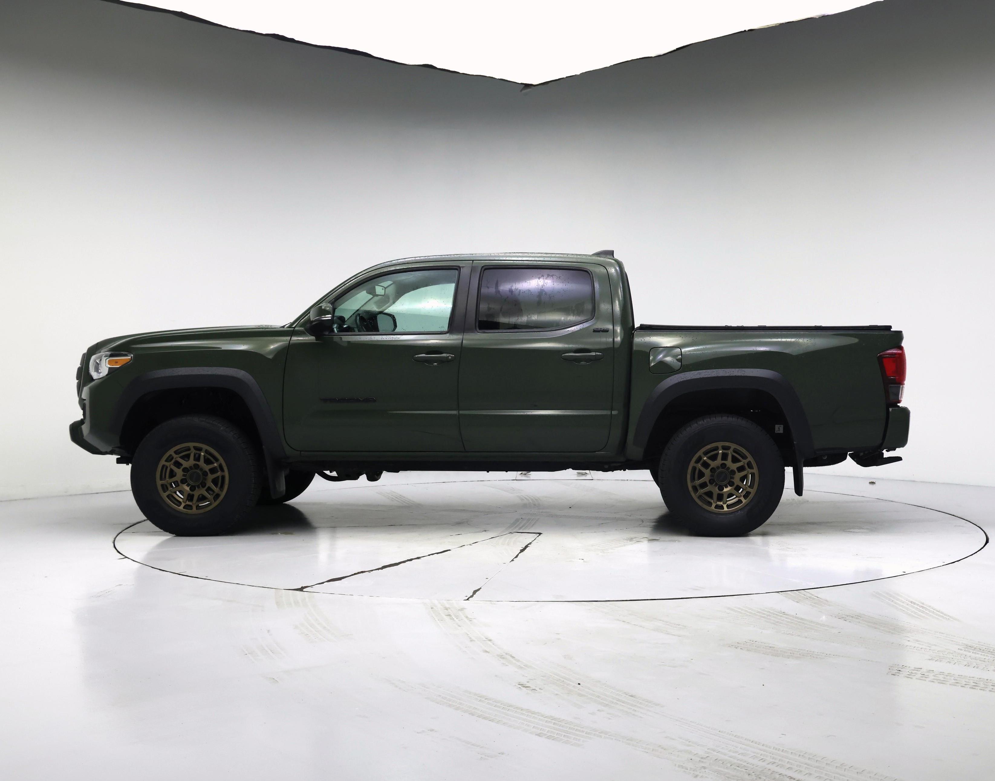 Thumbnail: 2022 Toyota Tacoma - 3