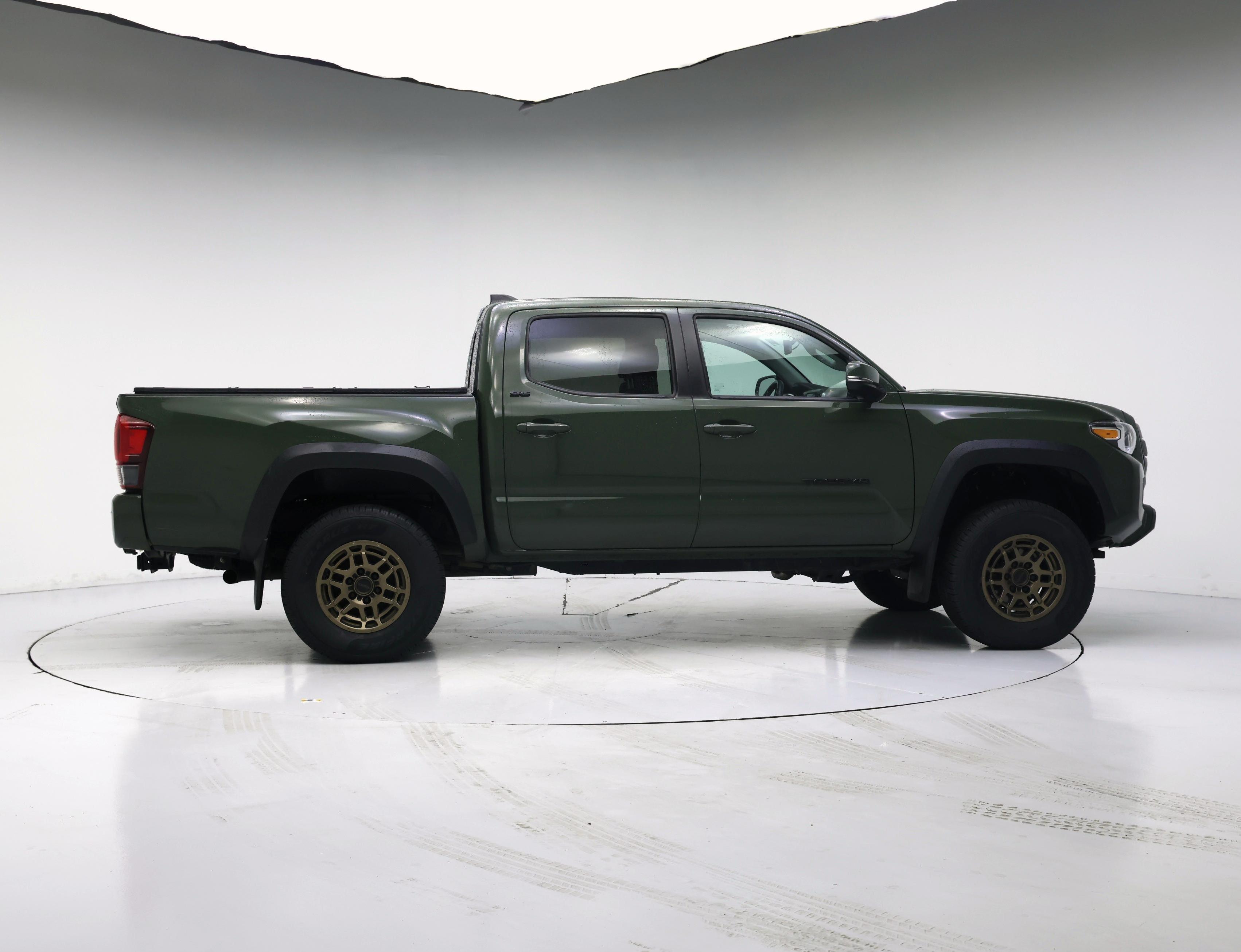 Thumbnail: 2022 Toyota Tacoma - 7