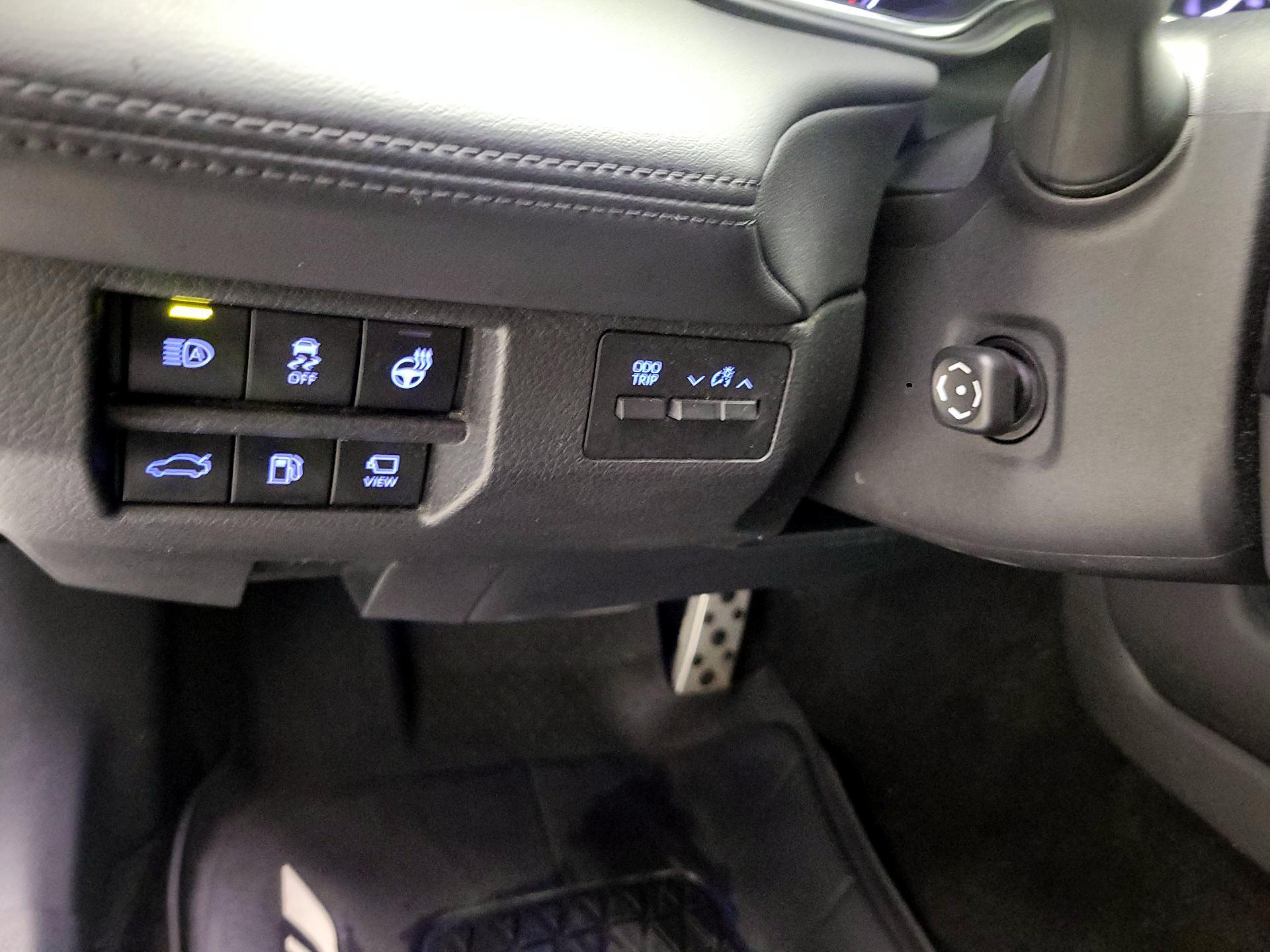 Thumbnail: 2019 Toyota Avalon - 13
