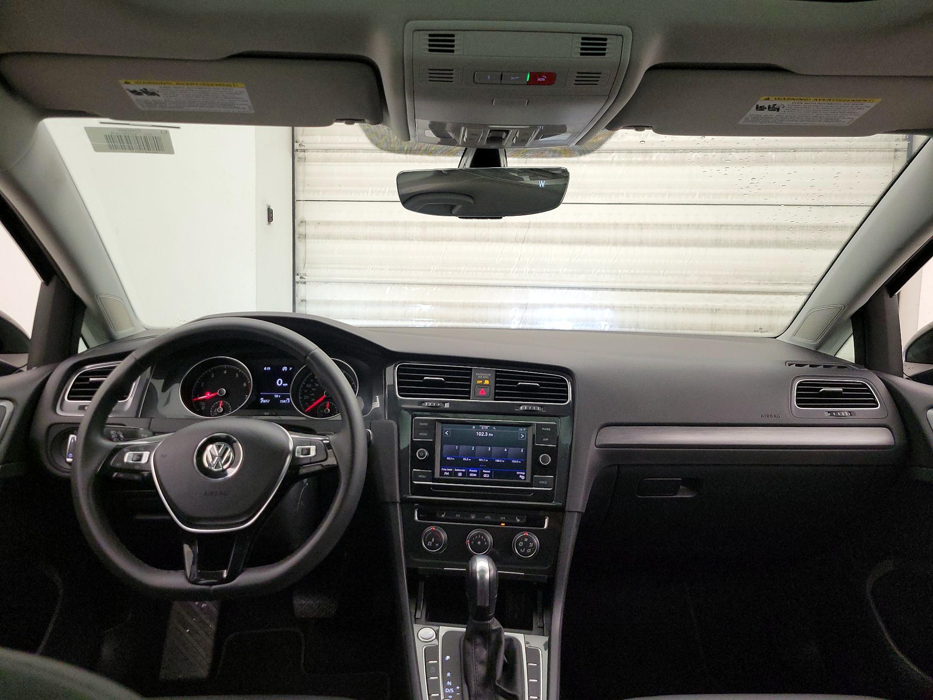 Thumbnail: 2021 Volkswagen Golf - 9