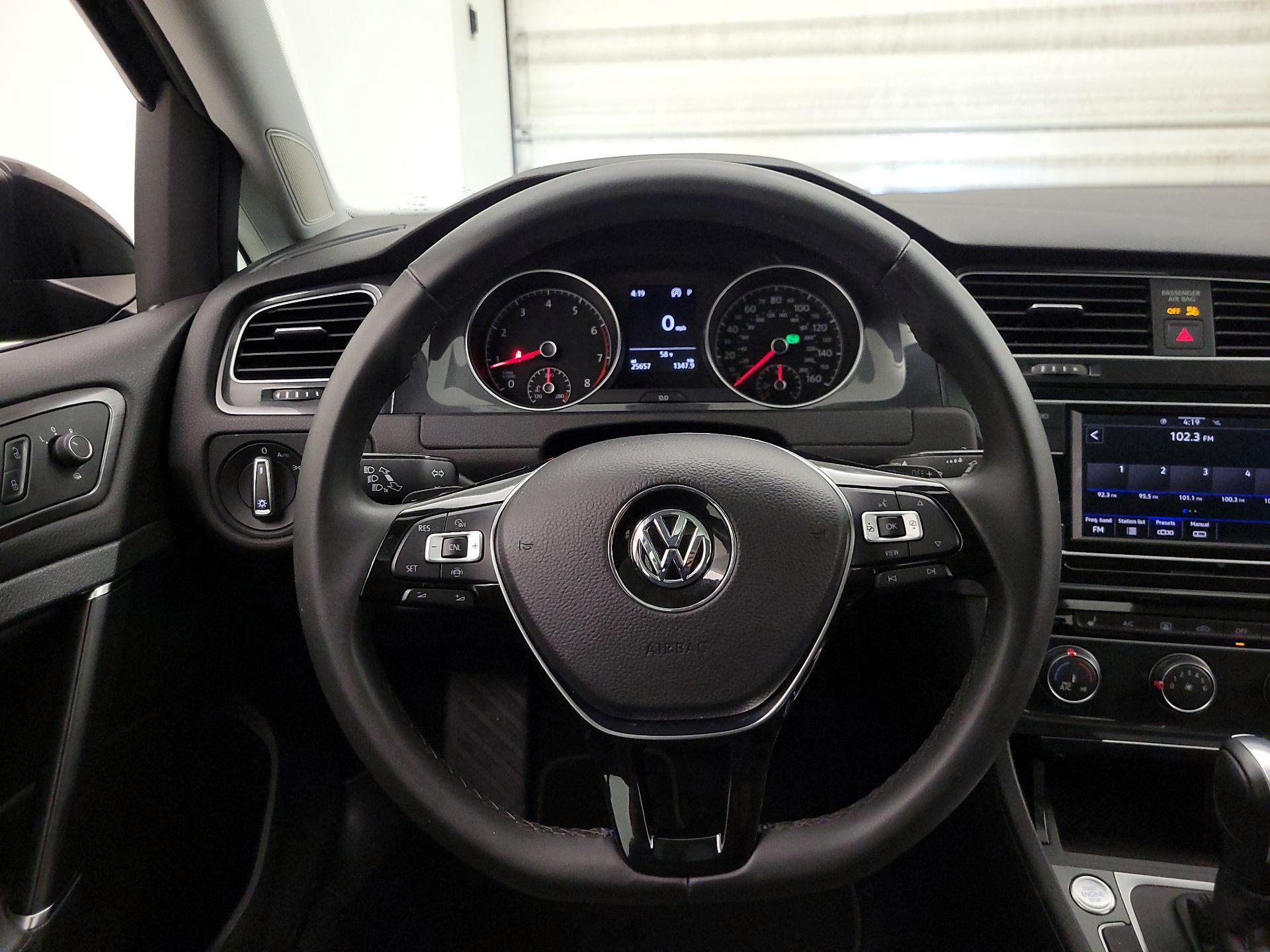 Thumbnail: 2021 Volkswagen Golf - 10