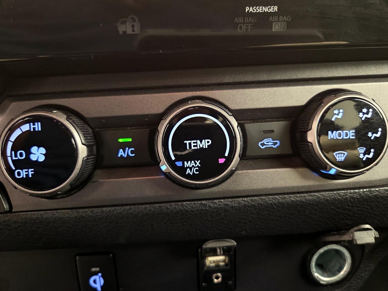 2016 Toyota Tacoma TRD Sport - Photo 18