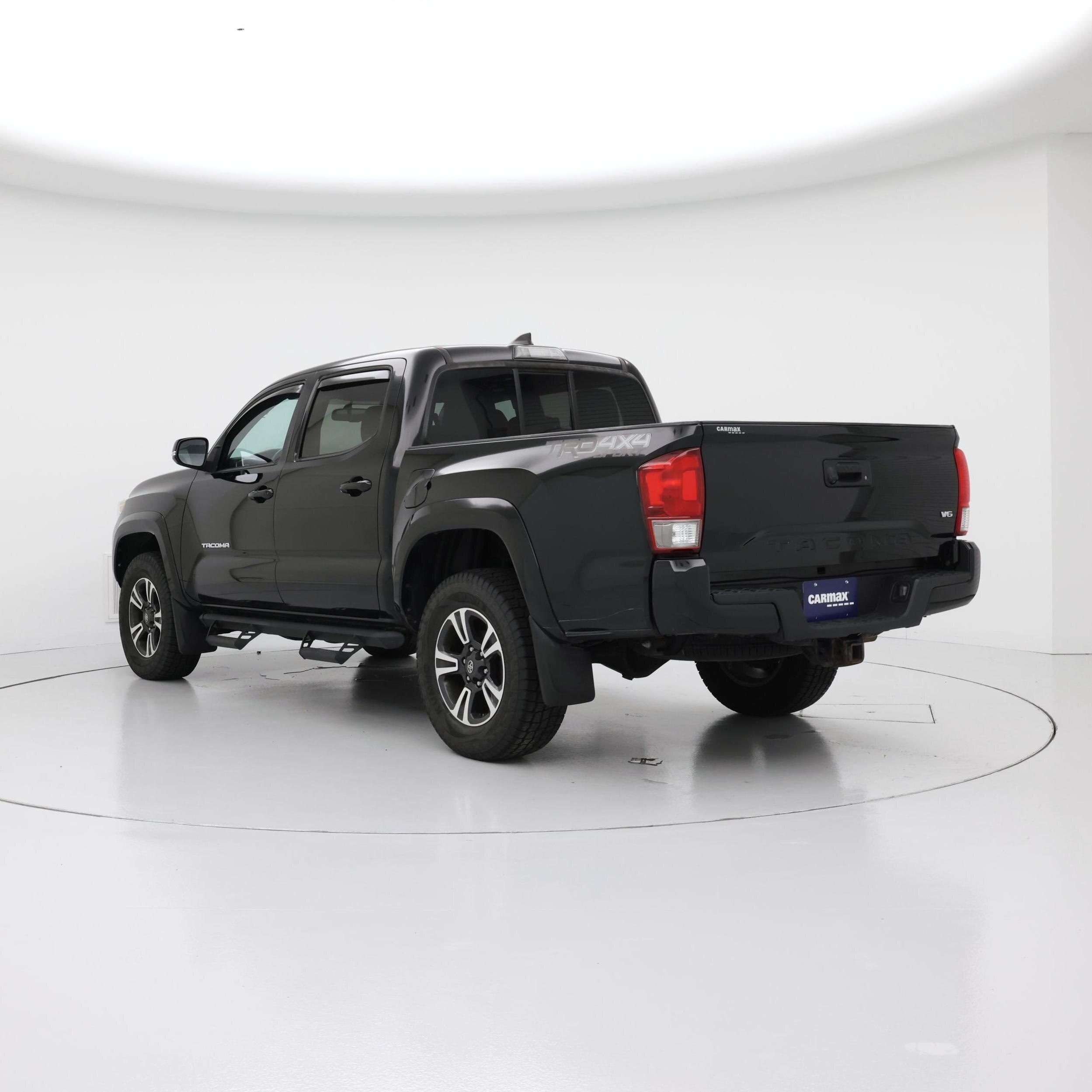 Thumbnail: 2016 Toyota Tacoma - 2