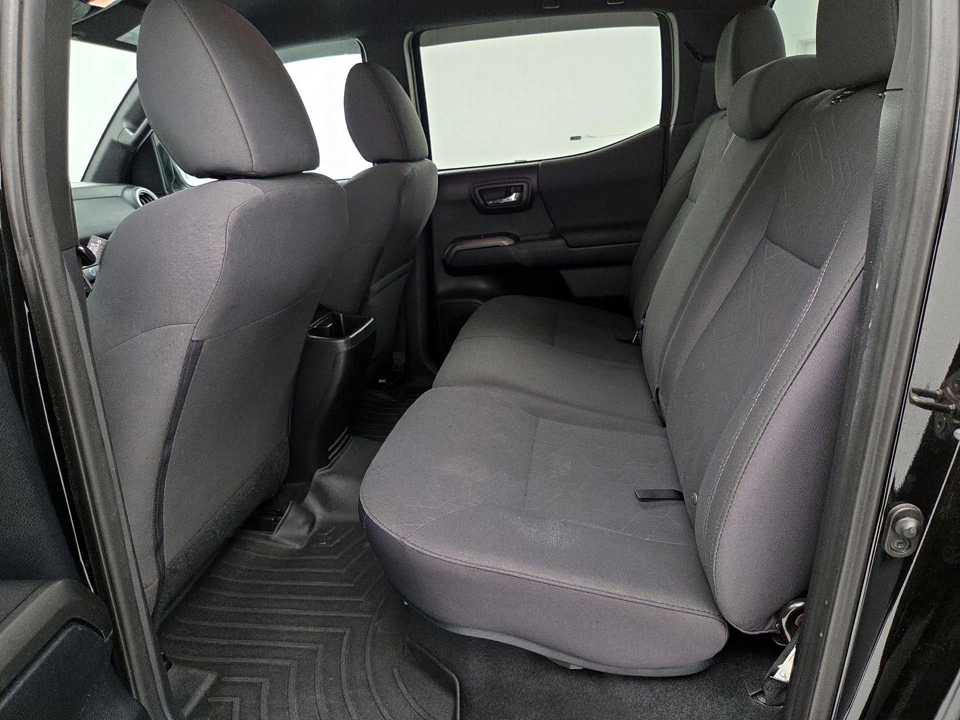 Thumbnail: 2016 Toyota Tacoma - 20